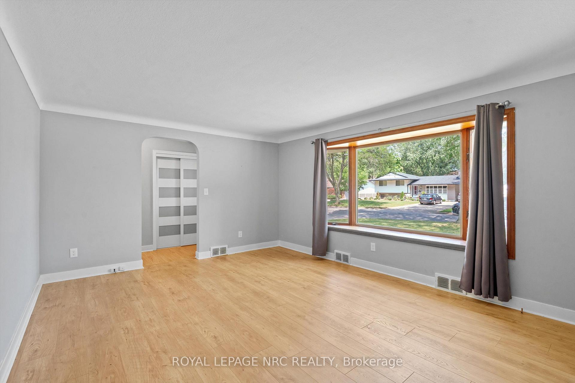 Photo 7 of 66 Masterson Drive, St. Catharines, Glendale/Glenridge — HOMEH