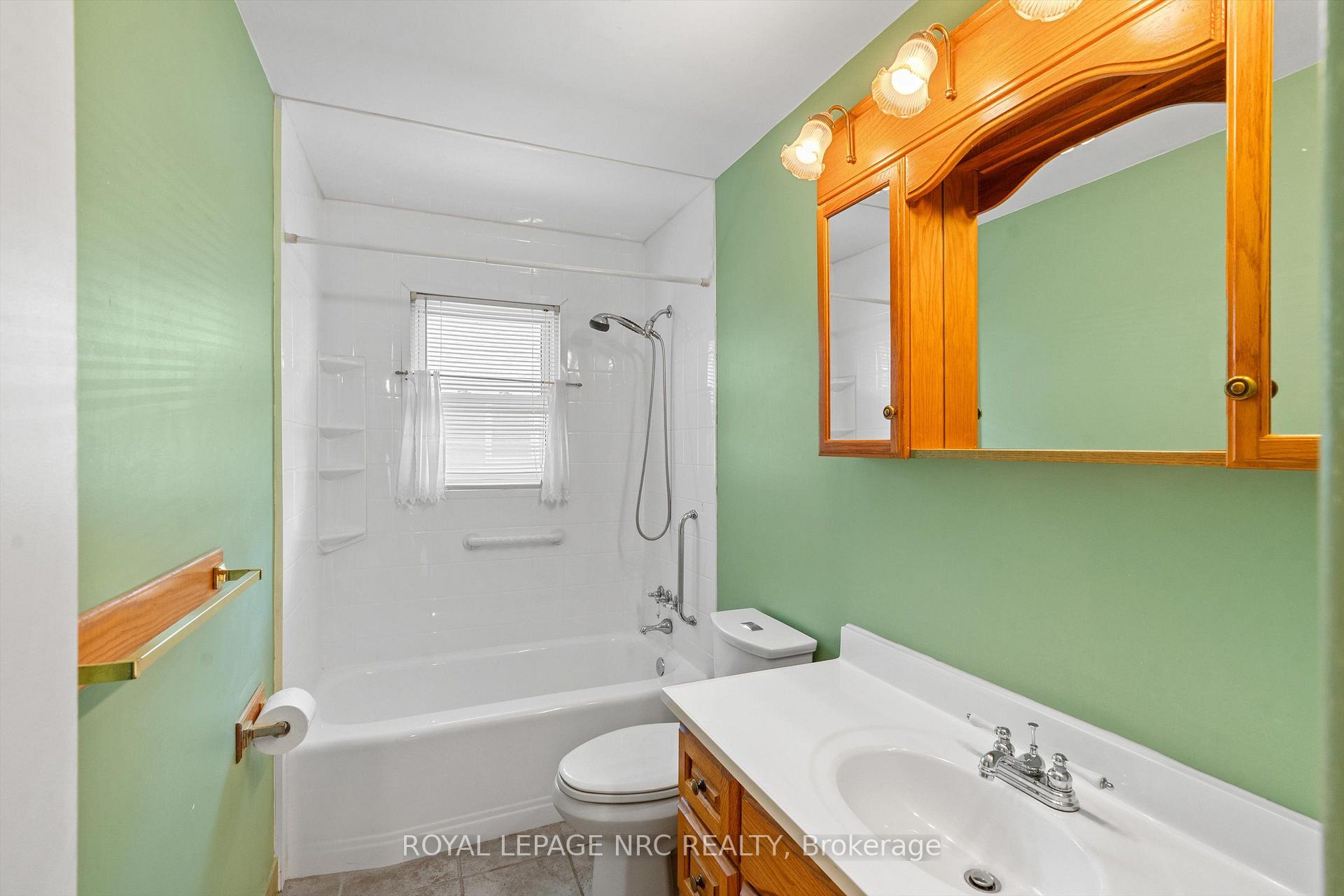 Photo 19 of 66 Masterson Drive, St. Catharines, Glendale/Glenridge — HOMEH