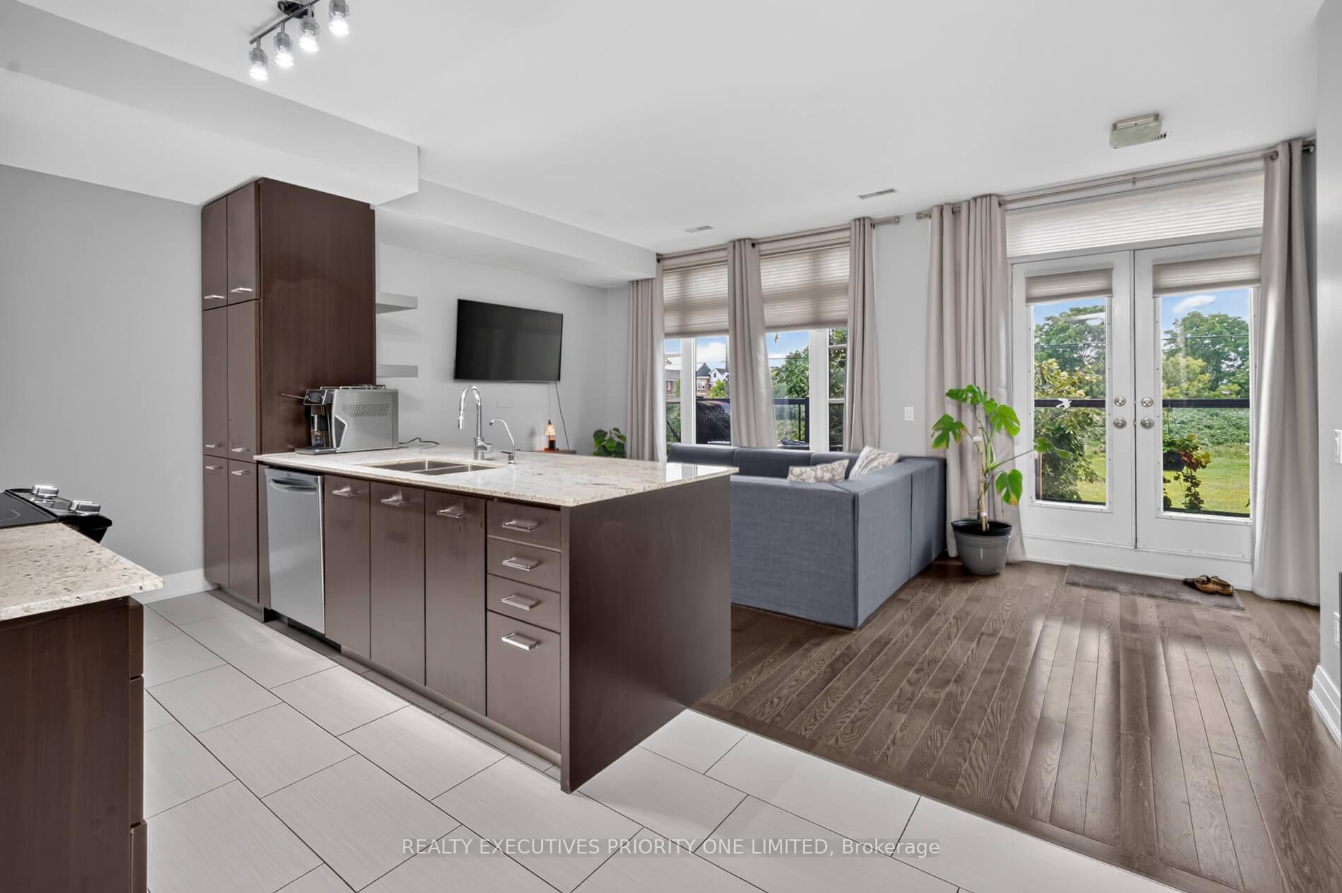 Photo 5 of Unit 59, 8161 Kipling Avenue, Vaughan, West Woodbridge — HOMEH