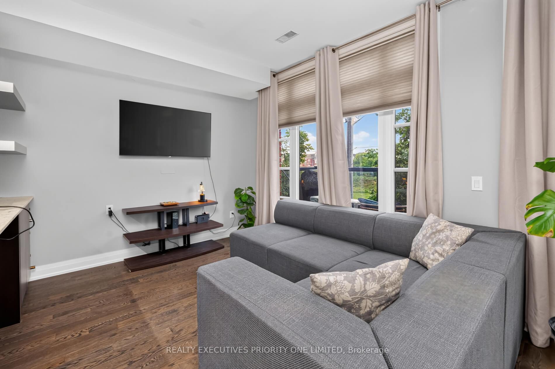Photo 6 of Unit 59, 8161 Kipling Avenue, Vaughan, West Woodbridge — HOMEH