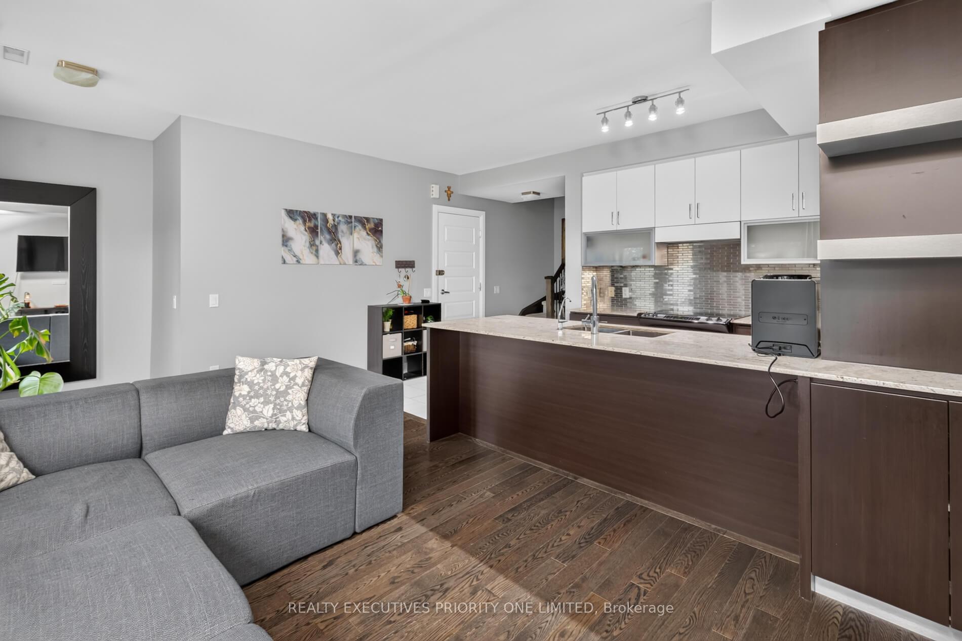 Photo 9 of Unit 59, 8161 Kipling Avenue, Vaughan, West Woodbridge — HOMEH