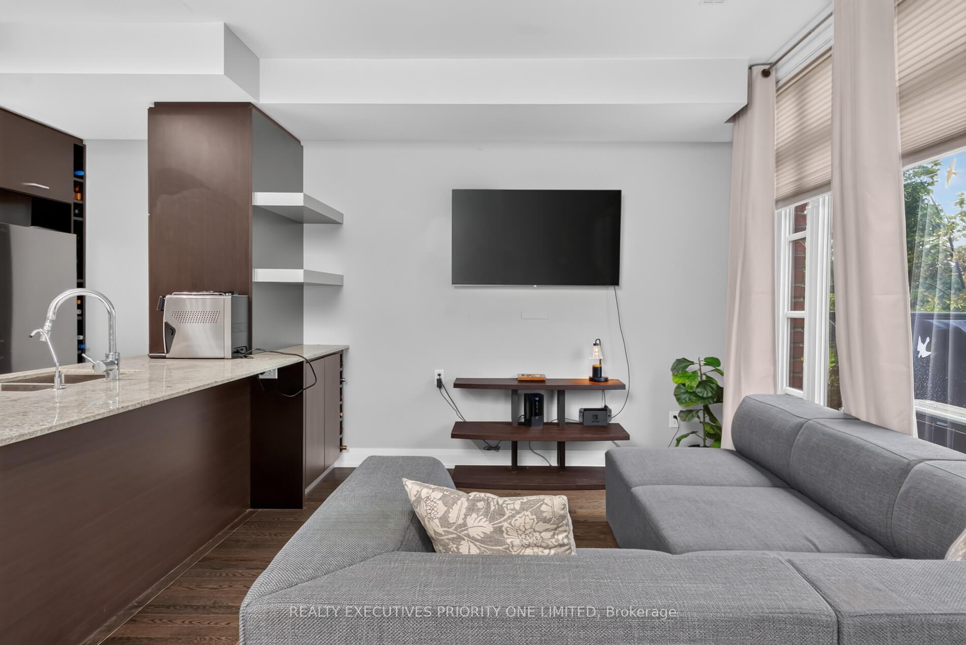 Photo 10 of Unit 59, 8161 Kipling Avenue, Vaughan, West Woodbridge — HOMEH