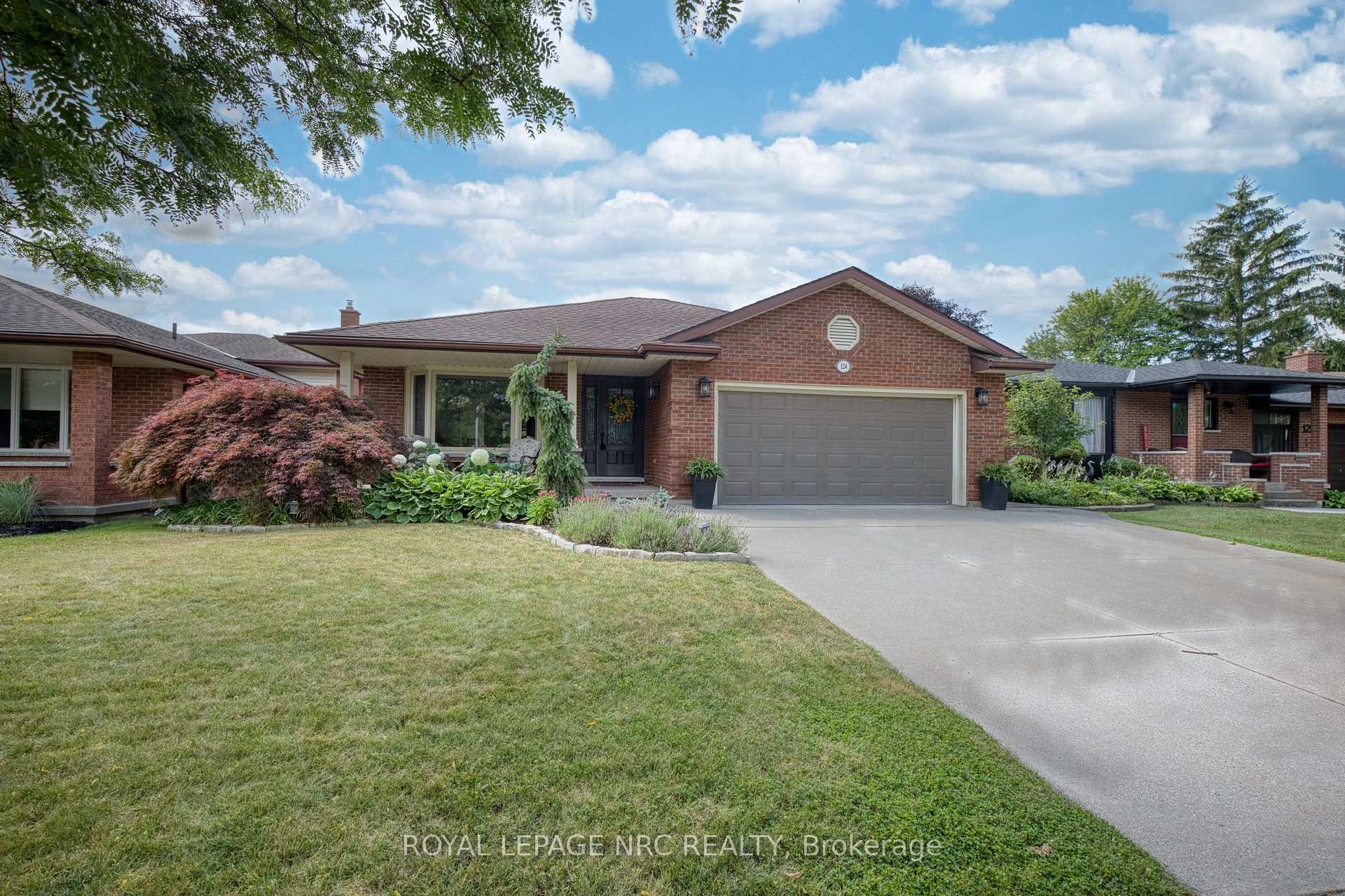 Photo 2 of 124 Glen Park Drive, Welland, Prince Charles — HOMEH