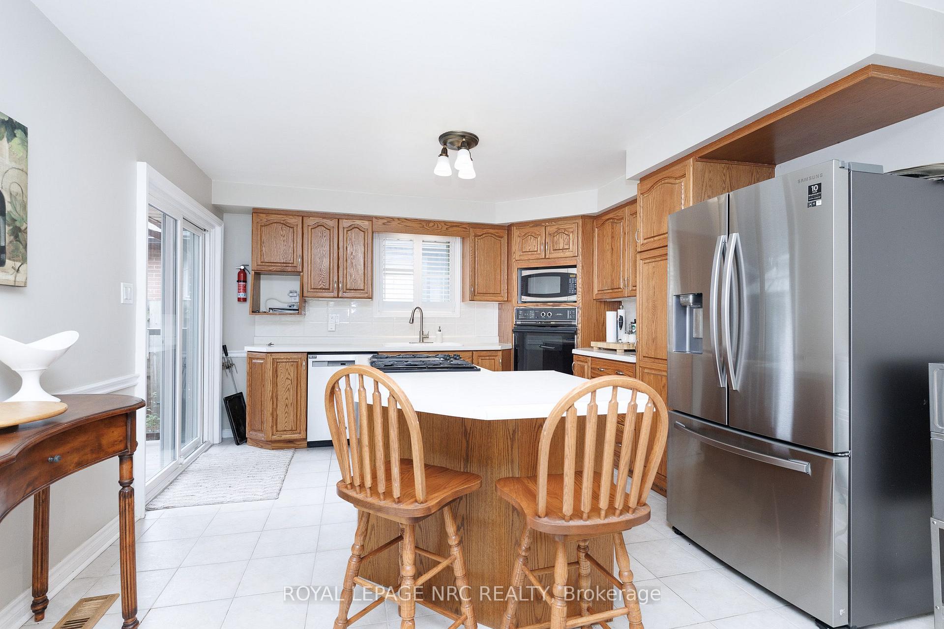 Photo 13 of 124 Glen Park Drive, Welland, Prince Charles — HOMEH