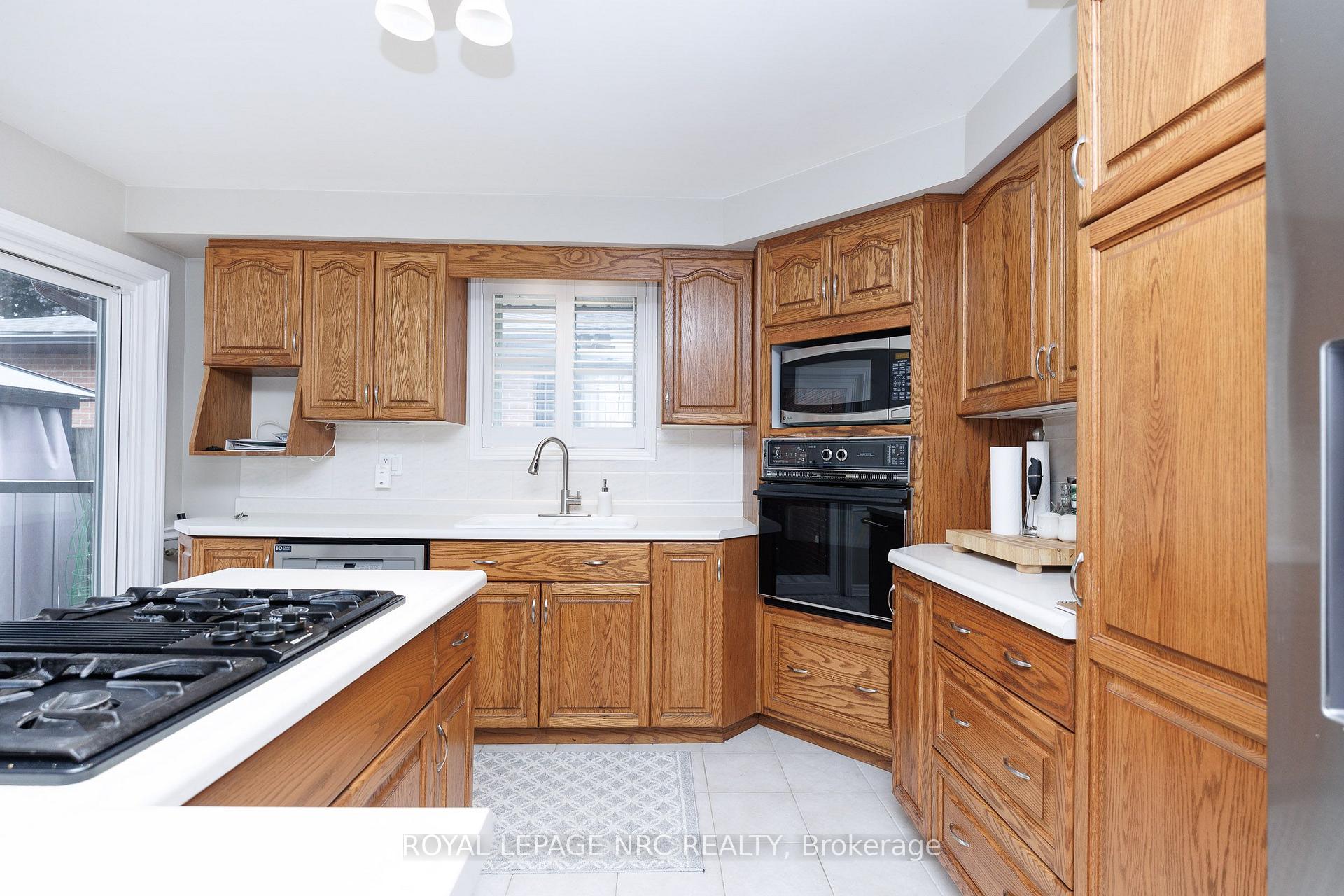 Photo 15 of 124 Glen Park Drive, Welland, Prince Charles — HOMEH