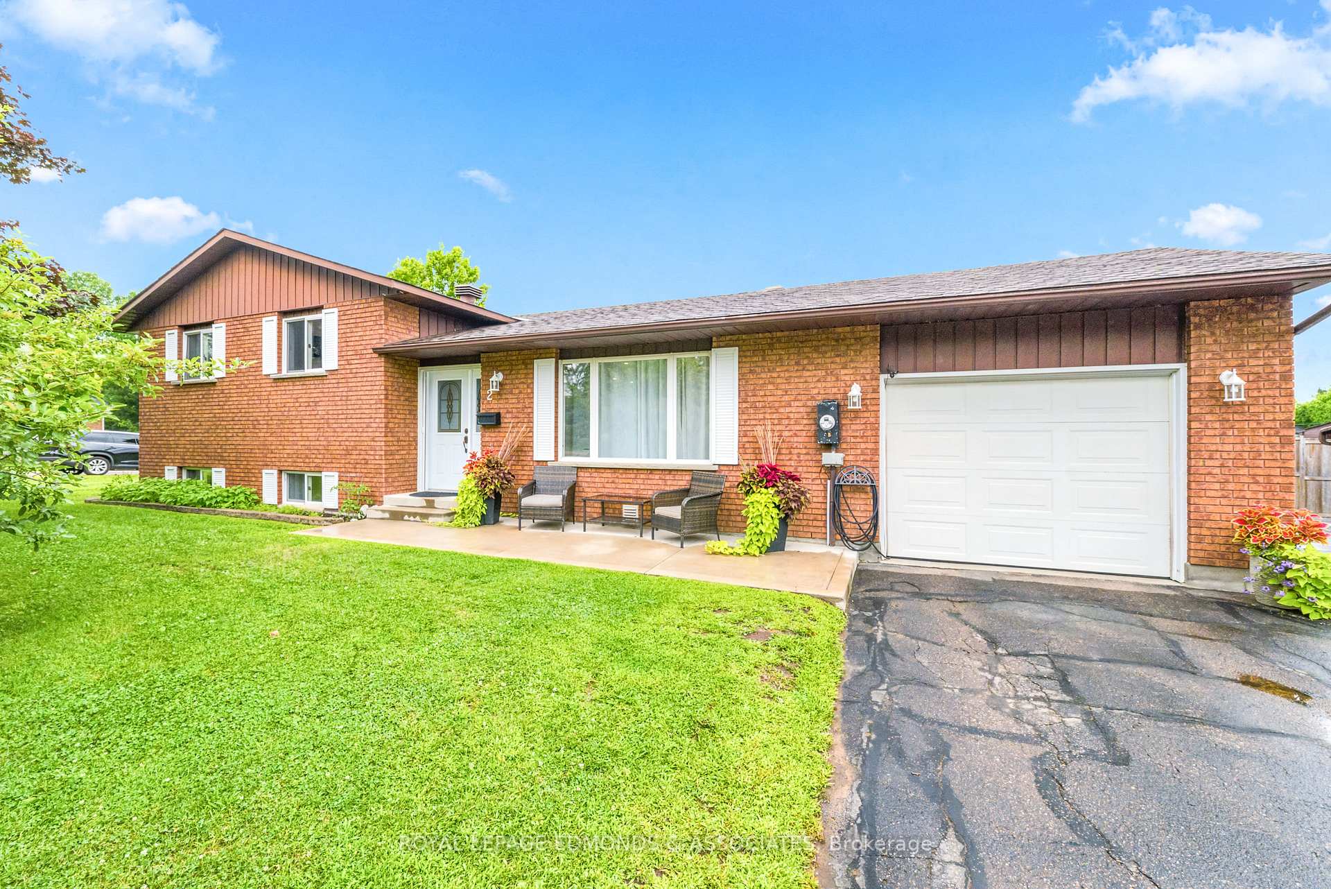 Photo 2 of 2 Herman Street, Petawawa, Petawawa — HOMEH