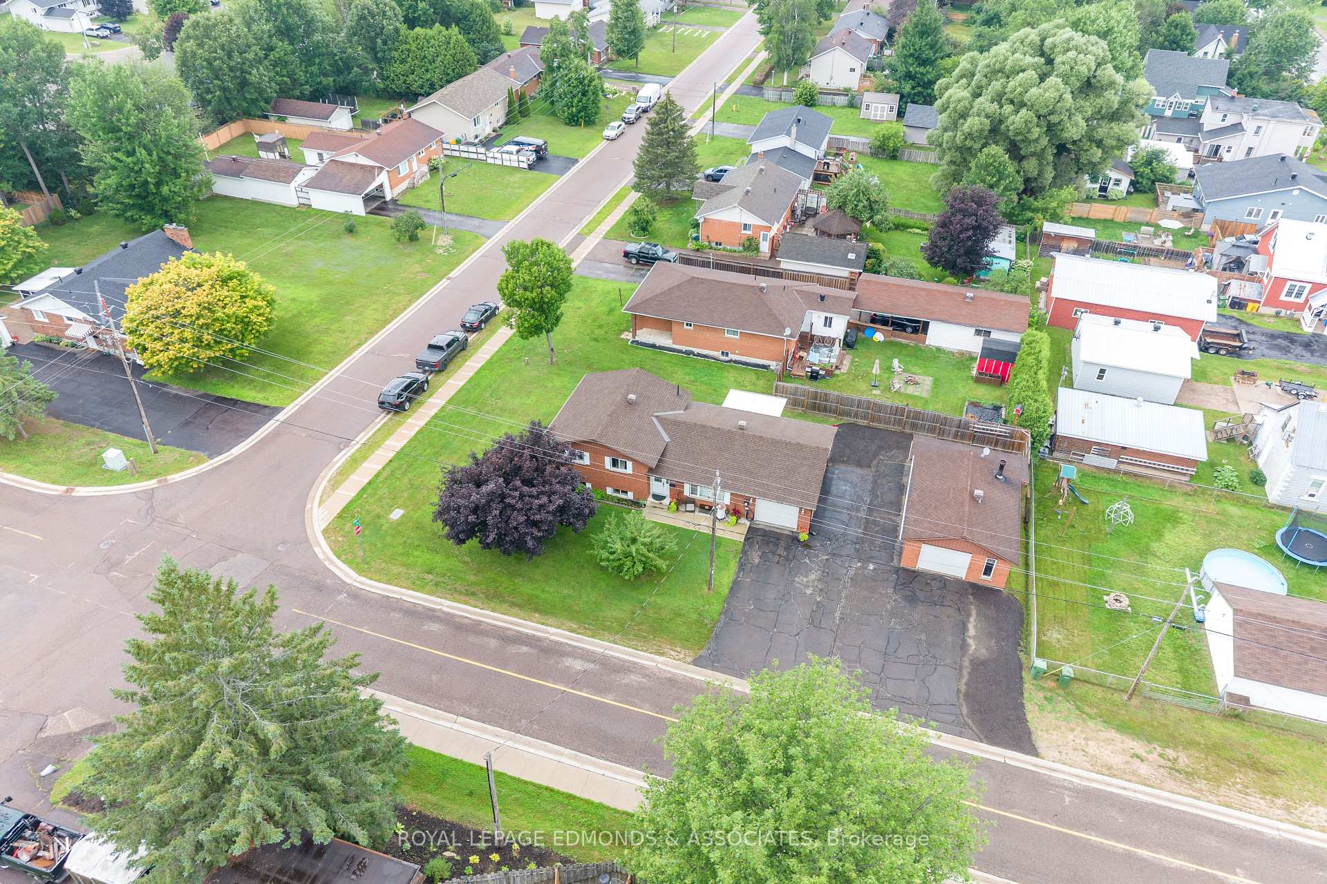 Photo 47 of 2 Herman Street, Petawawa, Petawawa — HOMEH