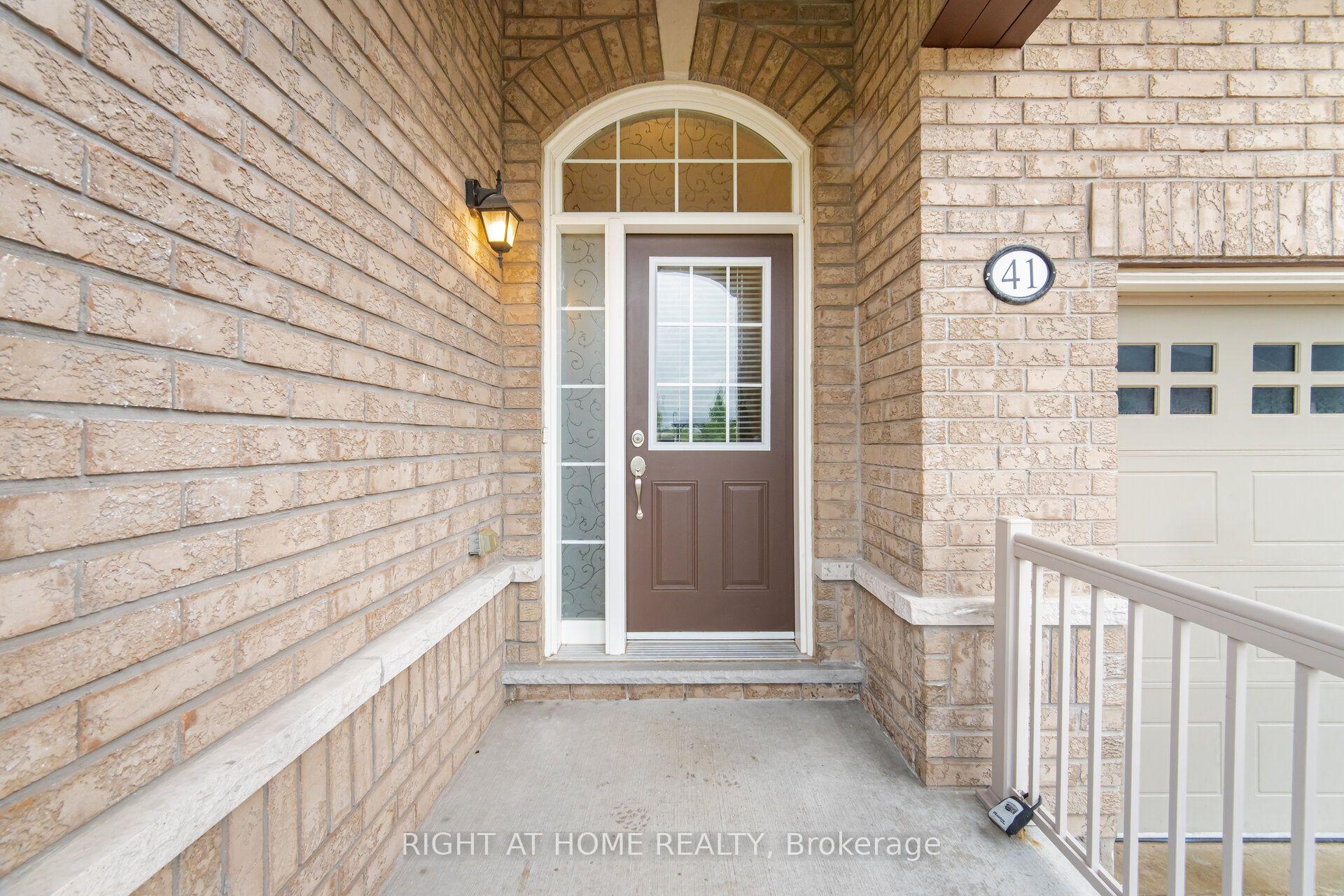 Photo 5 of 41 Overlea Drive, Brampton, Sandringham-Wellington — HOMEH