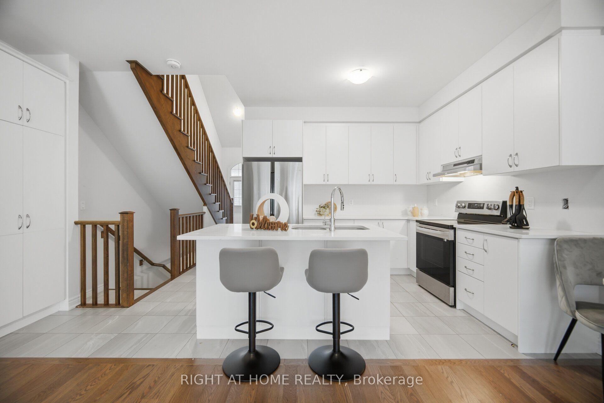 Photo 10 of 41 Overlea Drive, Brampton, Sandringham-Wellington — HOMEH