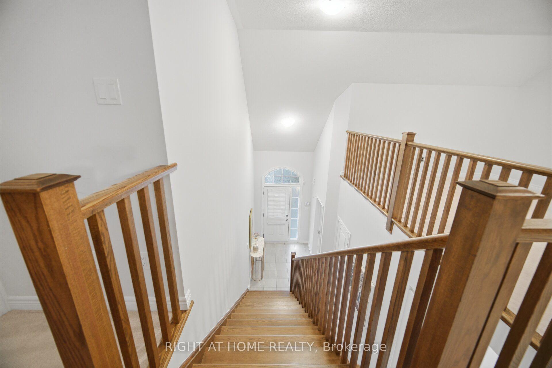 Photo 28 of 41 Overlea Drive, Brampton, Sandringham-Wellington — HOMEH