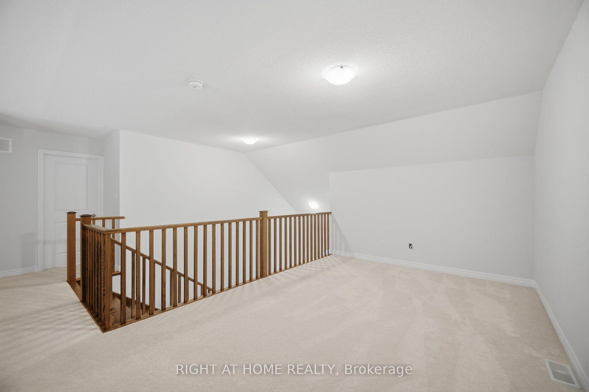Photo 32 of 41 Overlea Drive, Brampton, Sandringham-Wellington — HOMEH