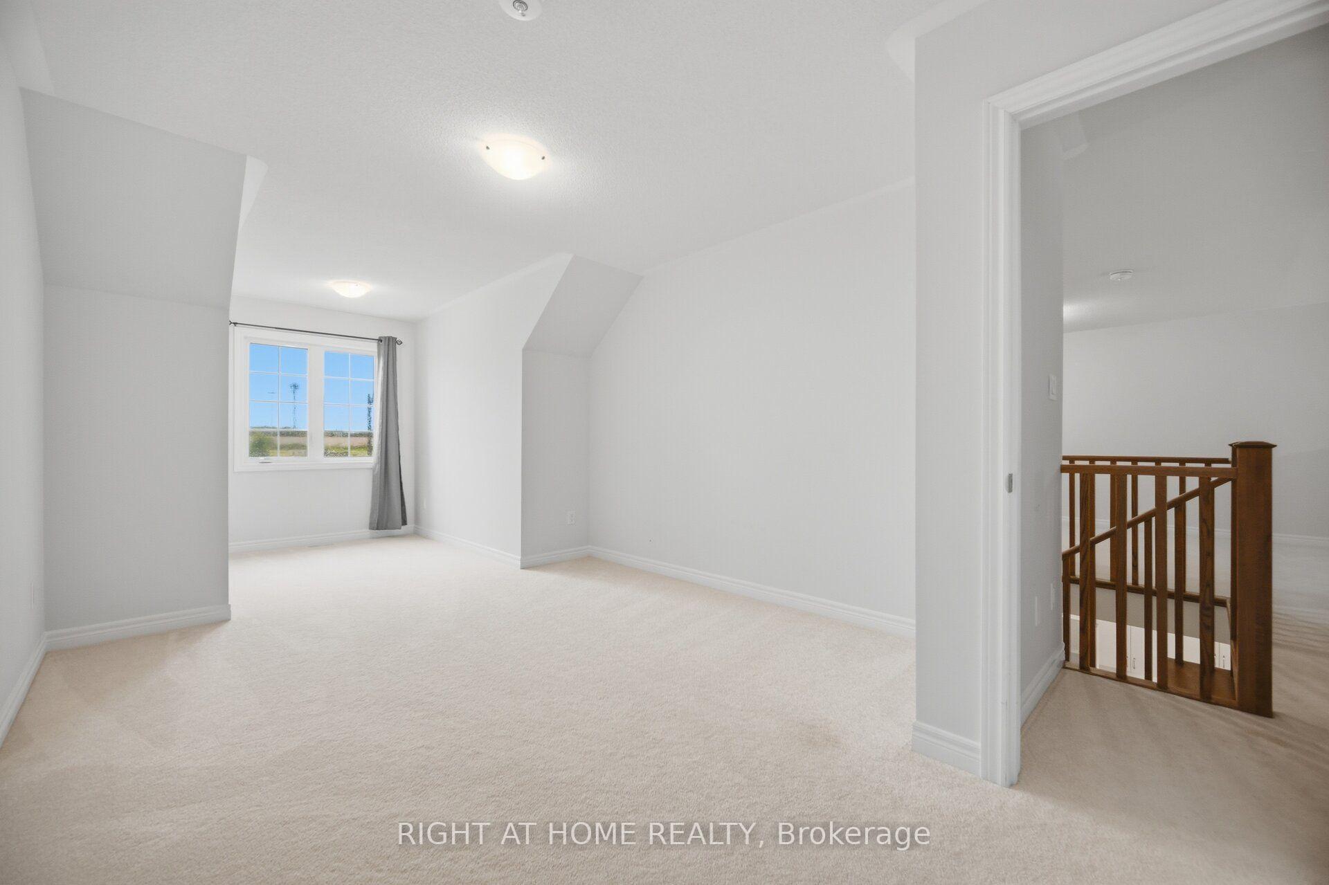 Photo 33 of 41 Overlea Drive, Brampton, Sandringham-Wellington — HOMEH