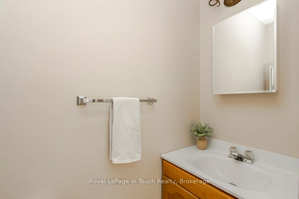 Photo 11 of 808 Jane Boulevard, Midland — HOMEH