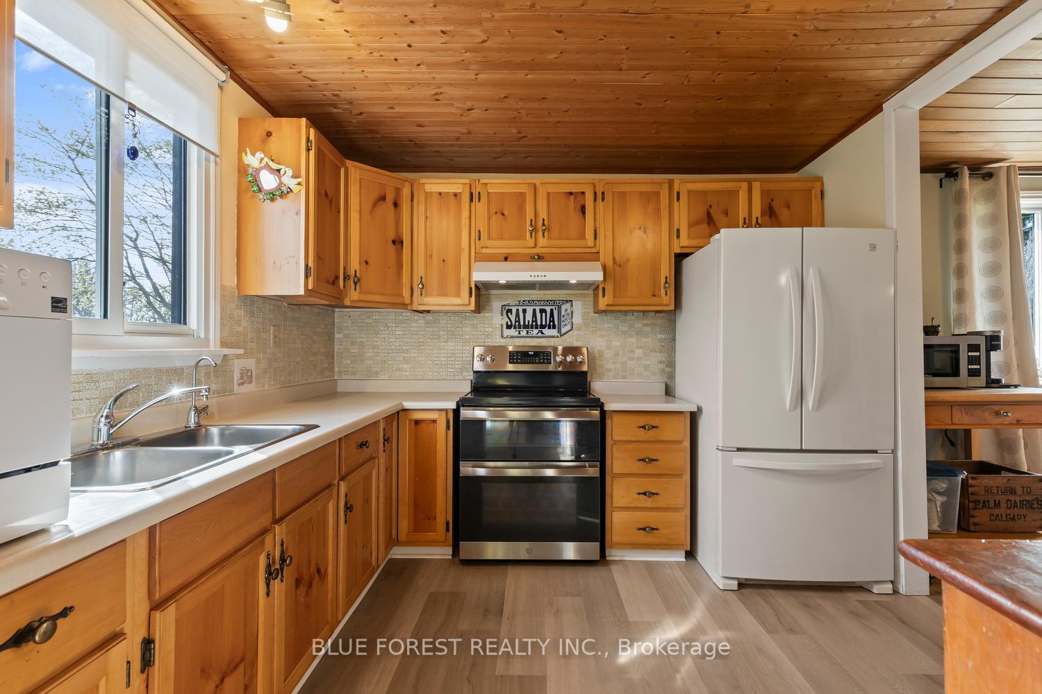 Photo 10 of 7365 Fairview Drive, Dutton/Dunwich, Rural Dutton/Dunwich — HOMEH