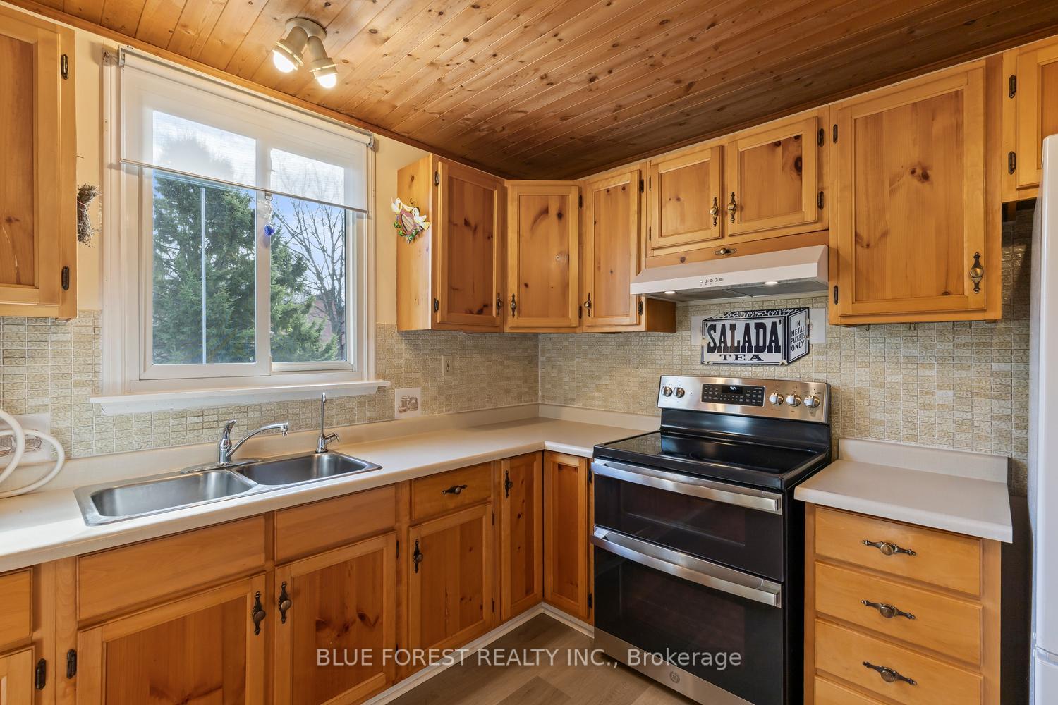 Photo 12 of 7365 Fairview Drive, Dutton/Dunwich, Rural Dutton/Dunwich — HOMEH