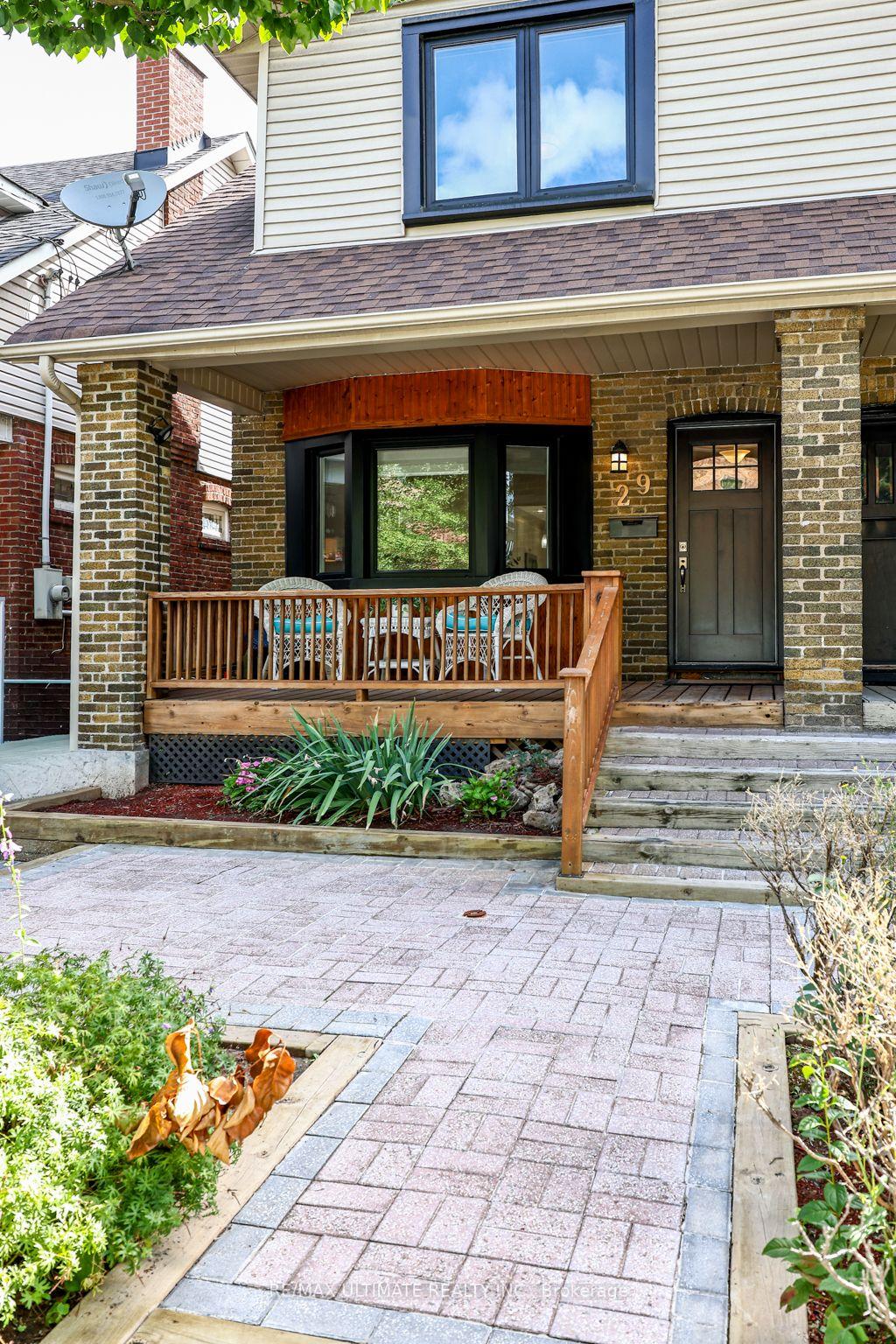 Photo 3 of 29 Falcon Street, Toronto, Mount Pleasant East — HOMEH