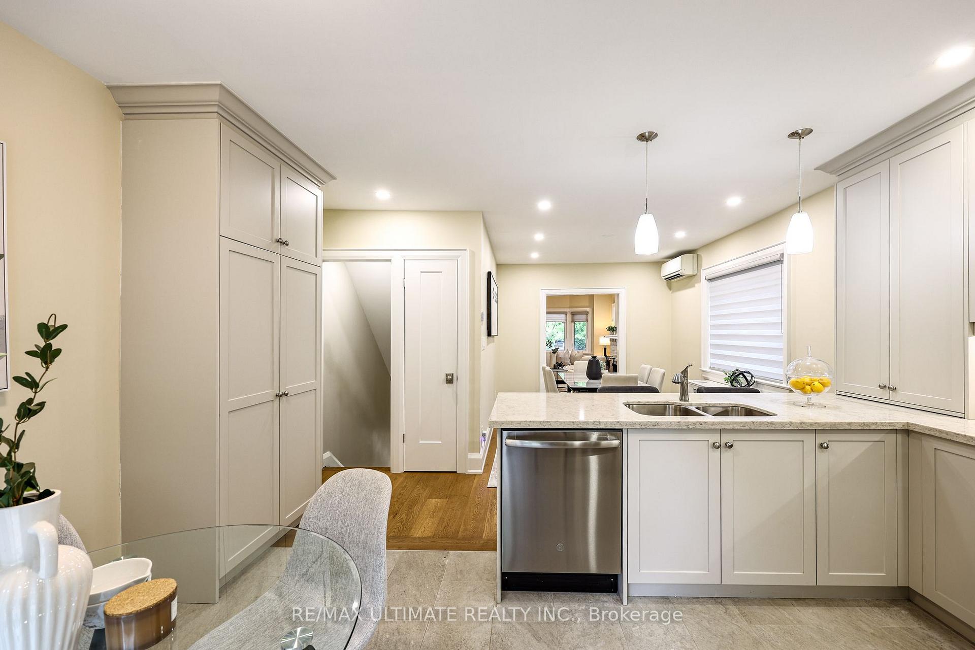 Photo 23 of 29 Falcon Street, Toronto, Mount Pleasant East — HOMEH
