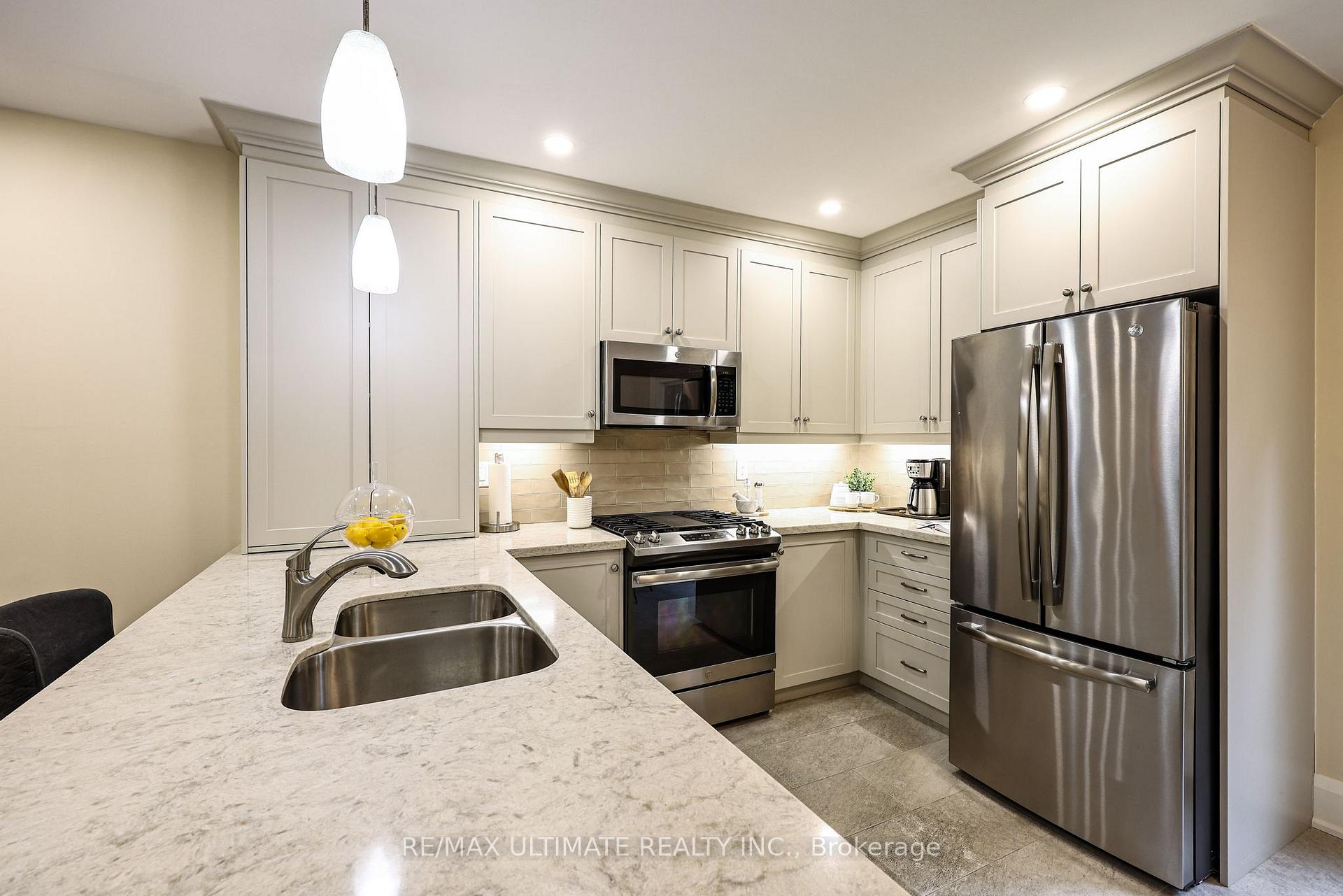Photo 24 of 29 Falcon Street, Toronto, Mount Pleasant East — HOMEH