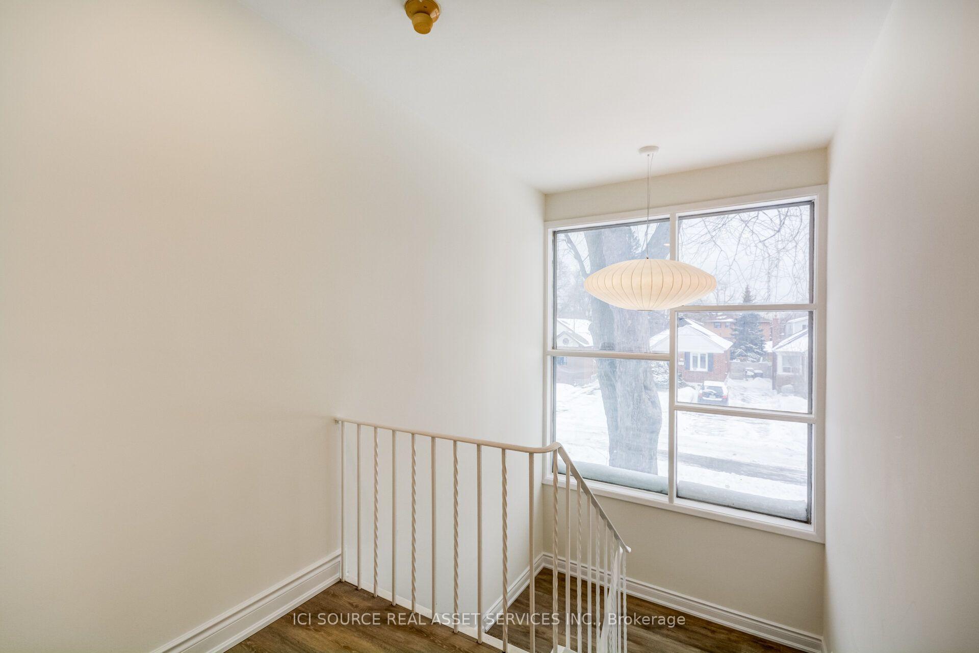 Photo 2 of Unit 3, 58 Burlingame Road, Etobicoke, Alderwood — HOMEH