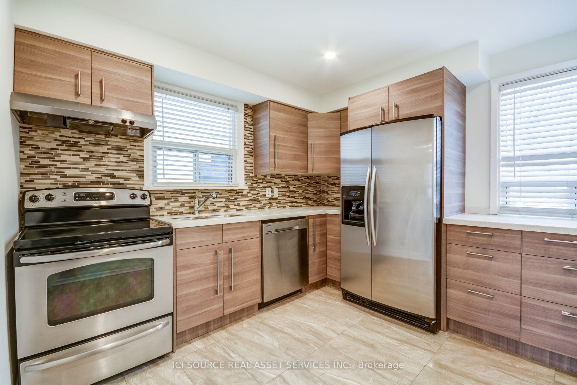 Photo 5 of Unit 3, 58 Burlingame Road, Etobicoke, Alderwood — HOMEH