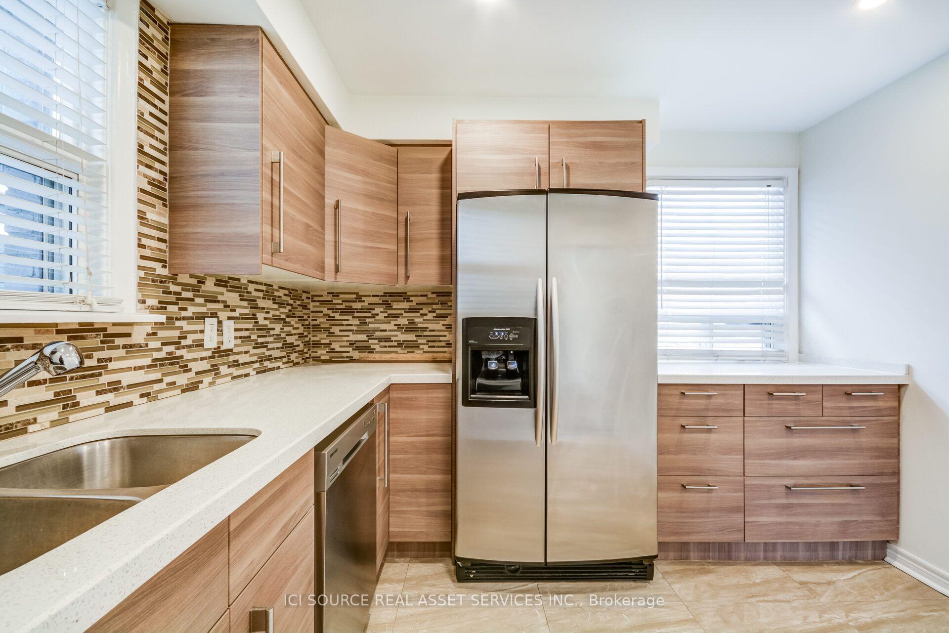 Photo 6 of Unit 3, 58 Burlingame Road, Etobicoke, Alderwood — HOMEH