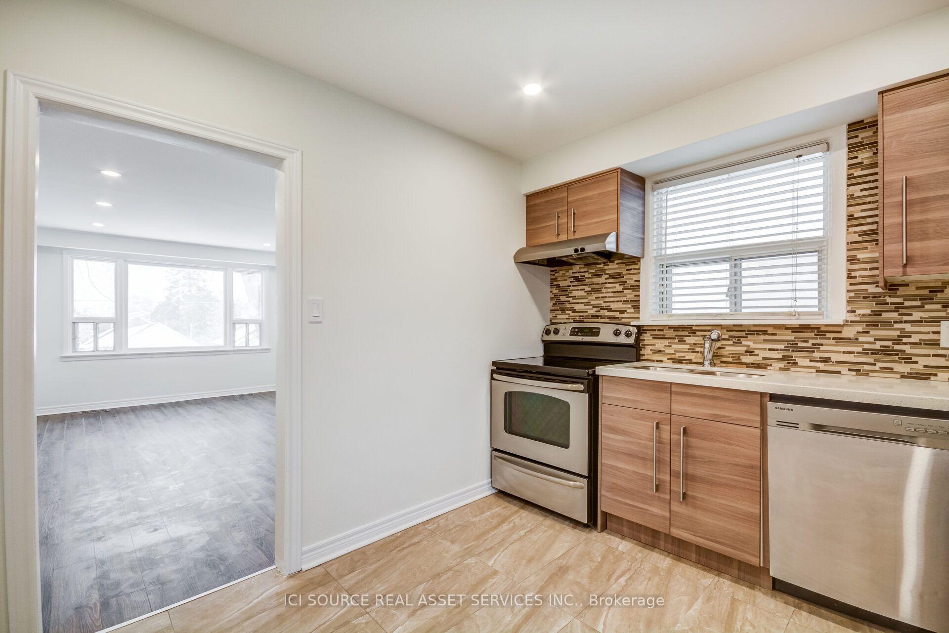 Photo 7 of Unit 3, 58 Burlingame Road, Etobicoke, Alderwood — HOMEH