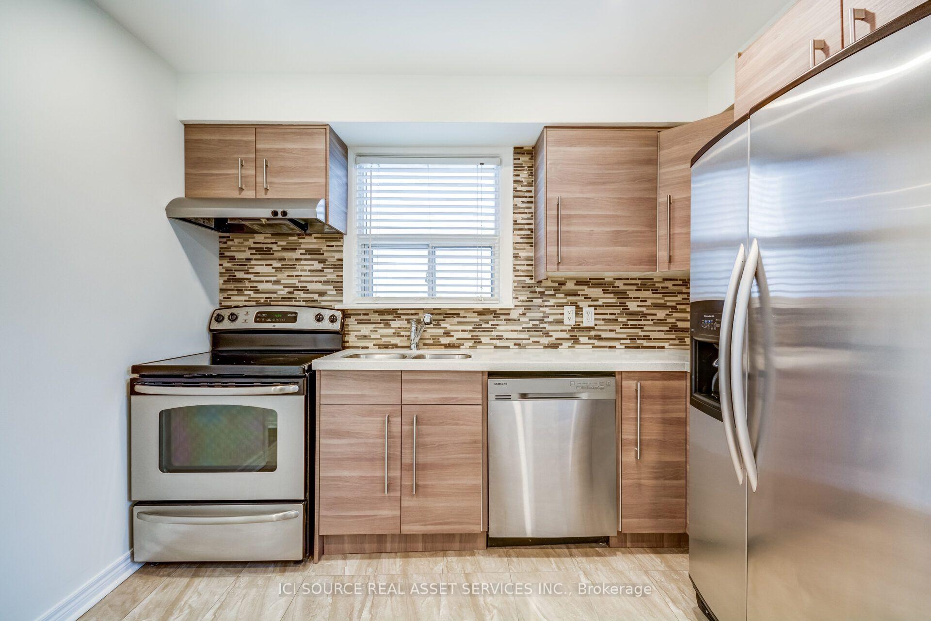 Photo 8 of Unit 3, 58 Burlingame Road, Etobicoke, Alderwood — HOMEH