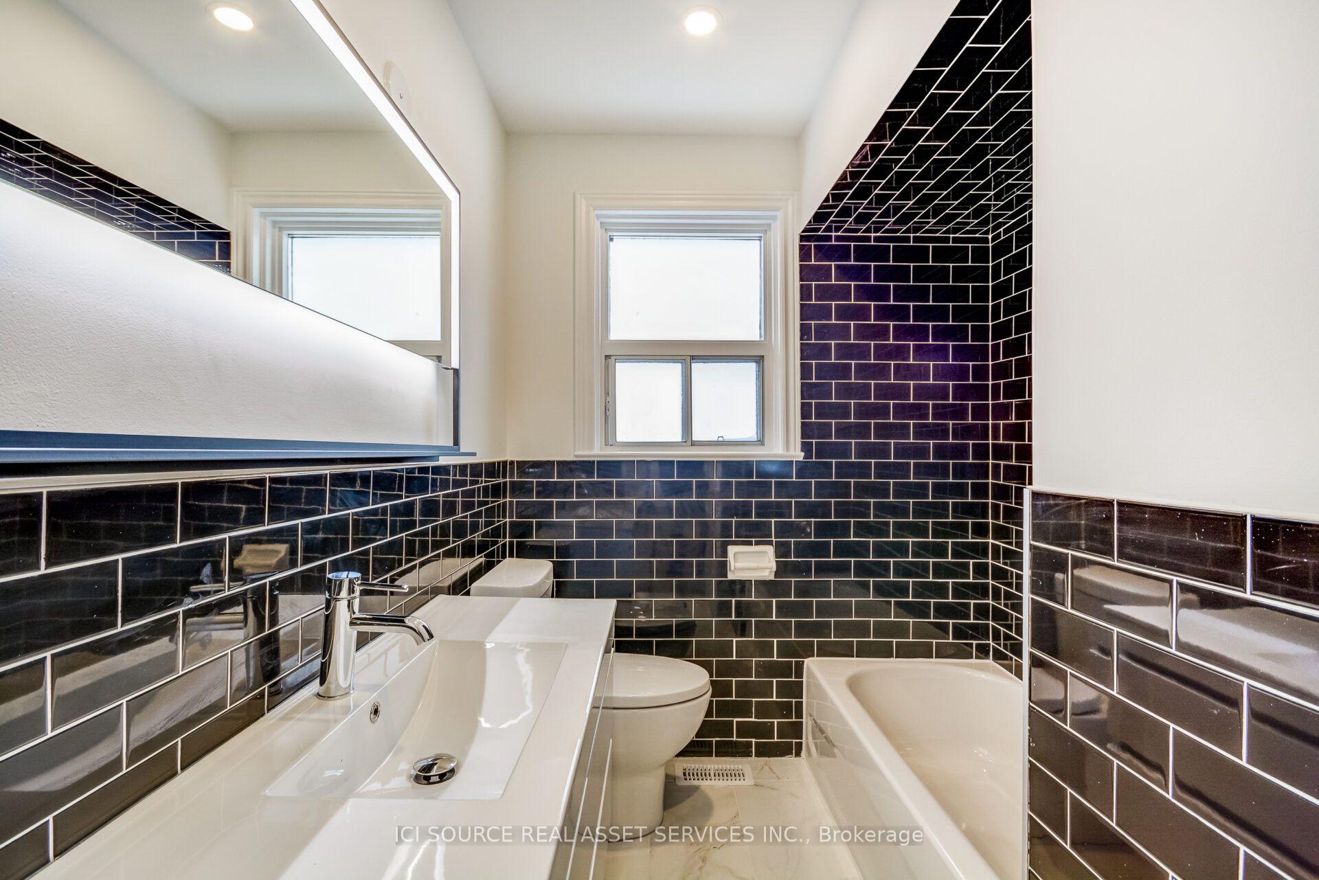Photo 11 of Unit 3, 58 Burlingame Road, Etobicoke, Alderwood — HOMEH