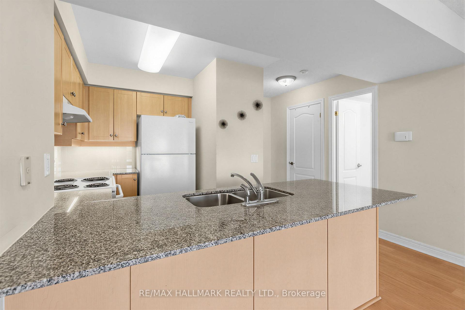 Photo 3 of Unit 1206, 50 Disera Drive, Vaughan, Beverley Glen — HOMEH