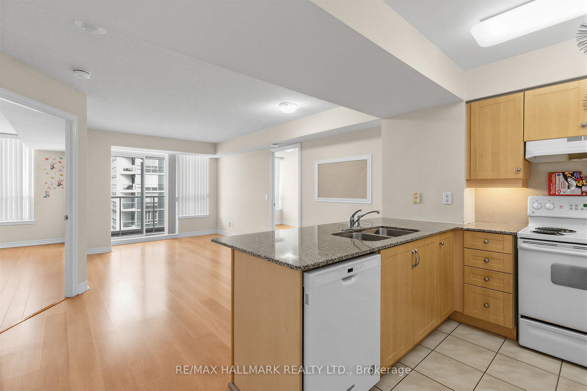 Photo 4 of Unit 1206, 50 Disera Drive, Vaughan, Beverley Glen — HOMEH