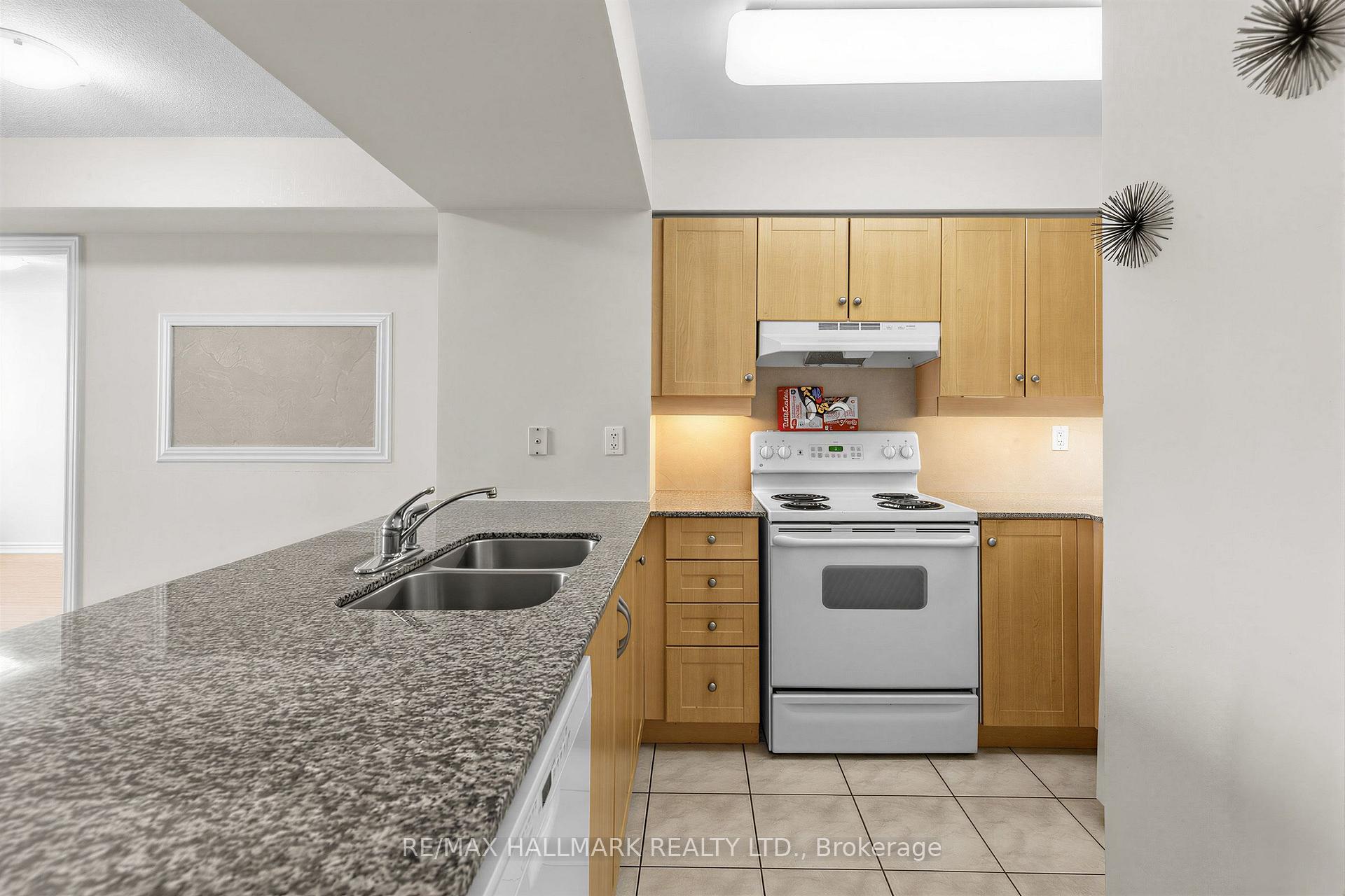 Photo 5 of Unit 1206, 50 Disera Drive, Vaughan, Beverley Glen — HOMEH
