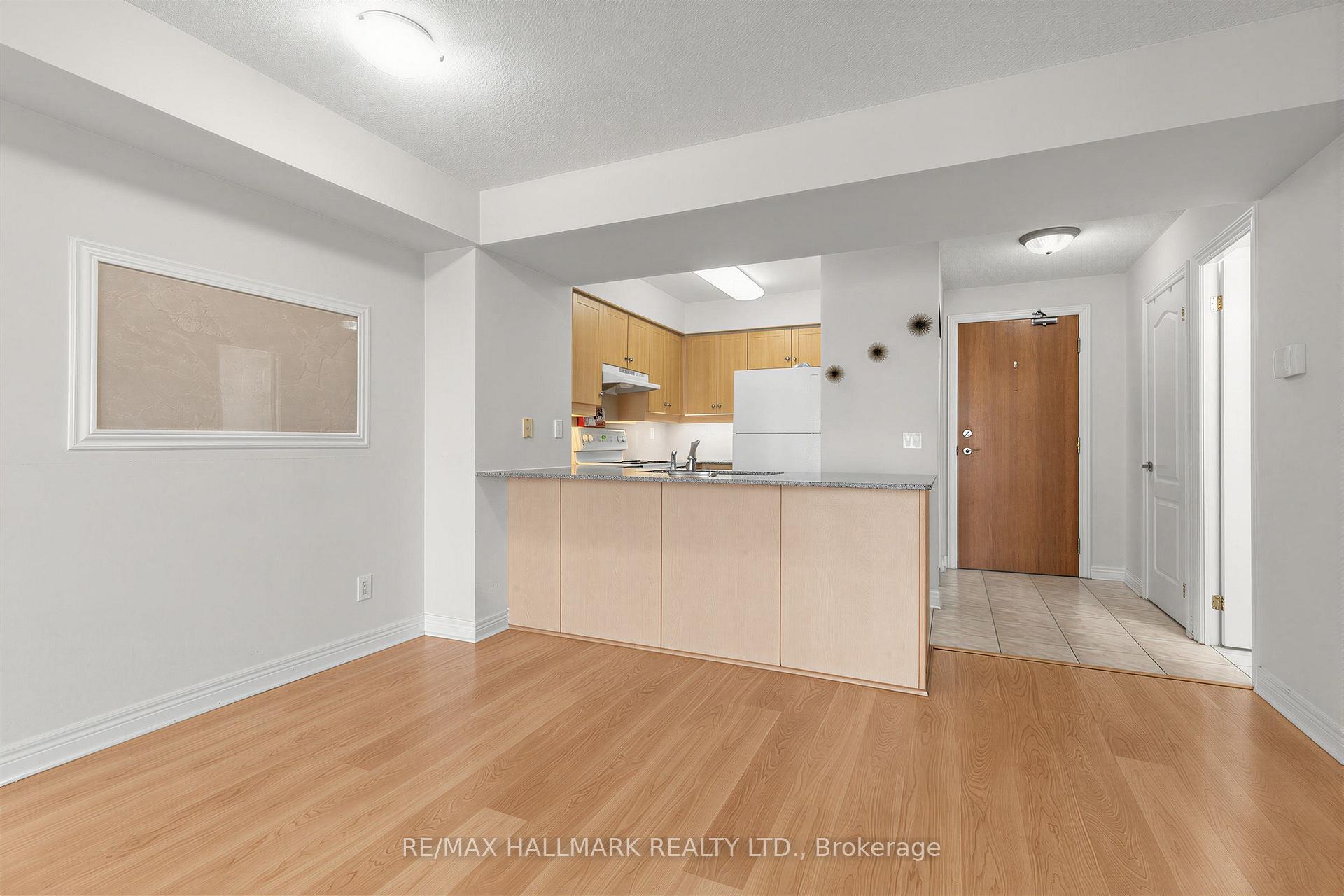 Photo 10 of Unit 1206, 50 Disera Drive, Vaughan, Beverley Glen — HOMEH