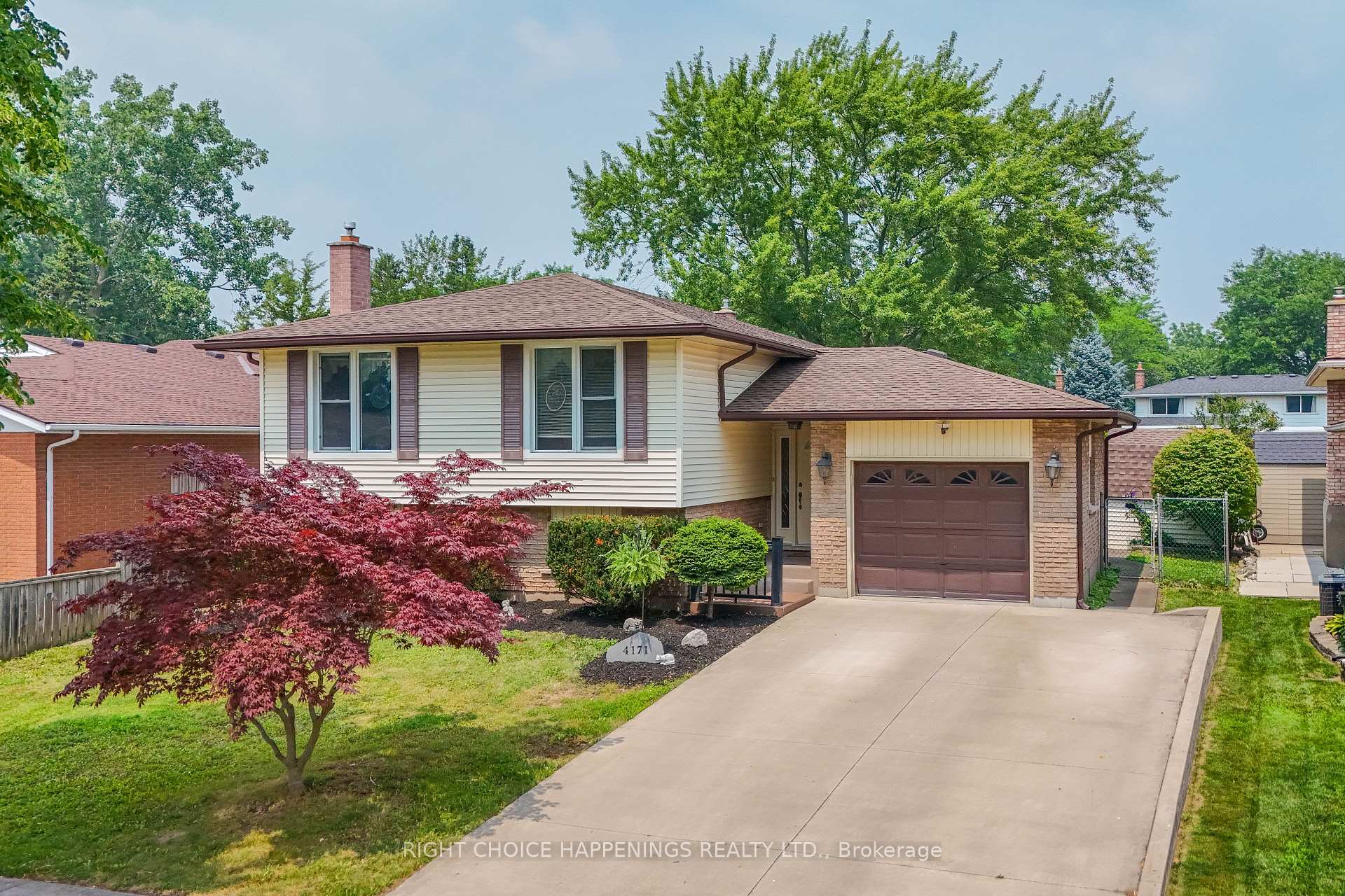 Photo 1 of 4171 Brookdale Drive, Niagara Falls, Ascot — HOMEH