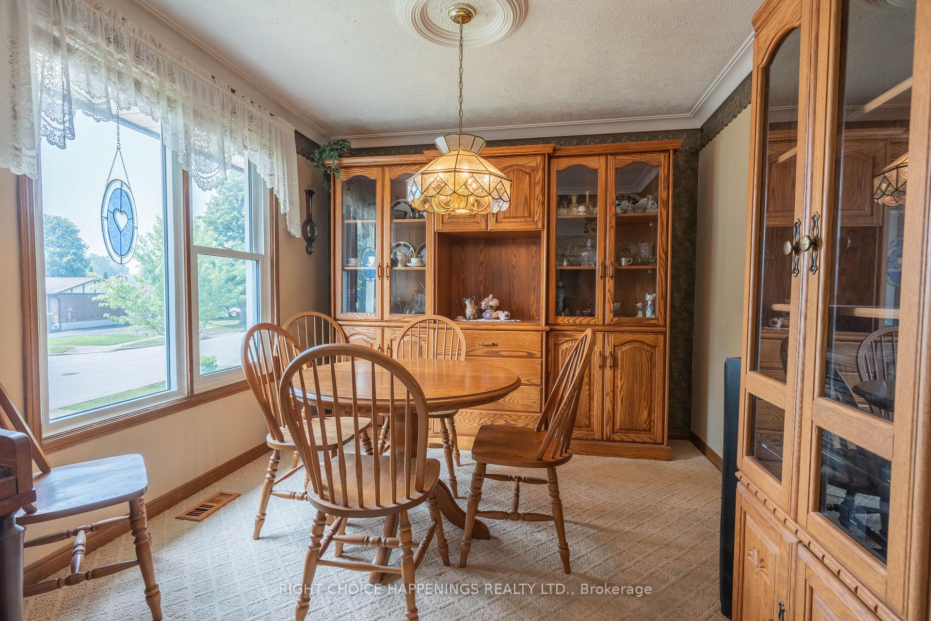 Photo 9 of 4171 Brookdale Drive, Niagara Falls, Ascot — HOMEH