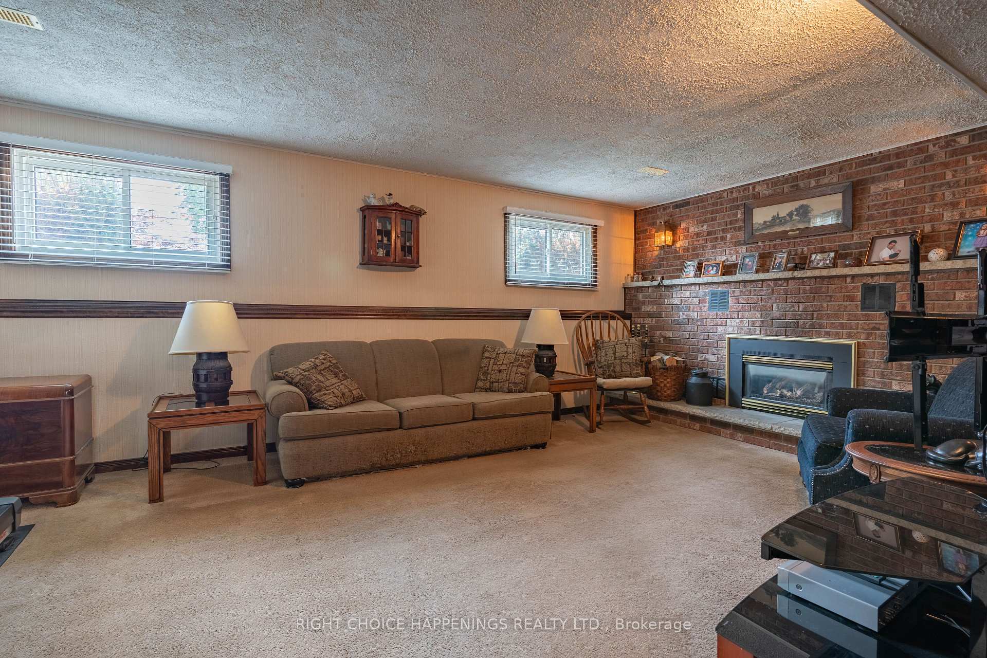 Photo 15 of 4171 Brookdale Drive, Niagara Falls, Ascot — HOMEH