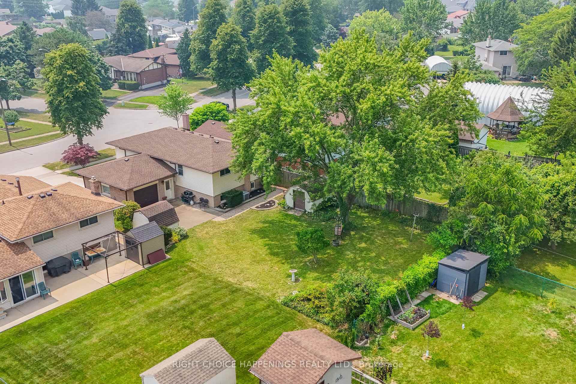Photo 27 of 4171 Brookdale Drive, Niagara Falls, Ascot — HOMEH