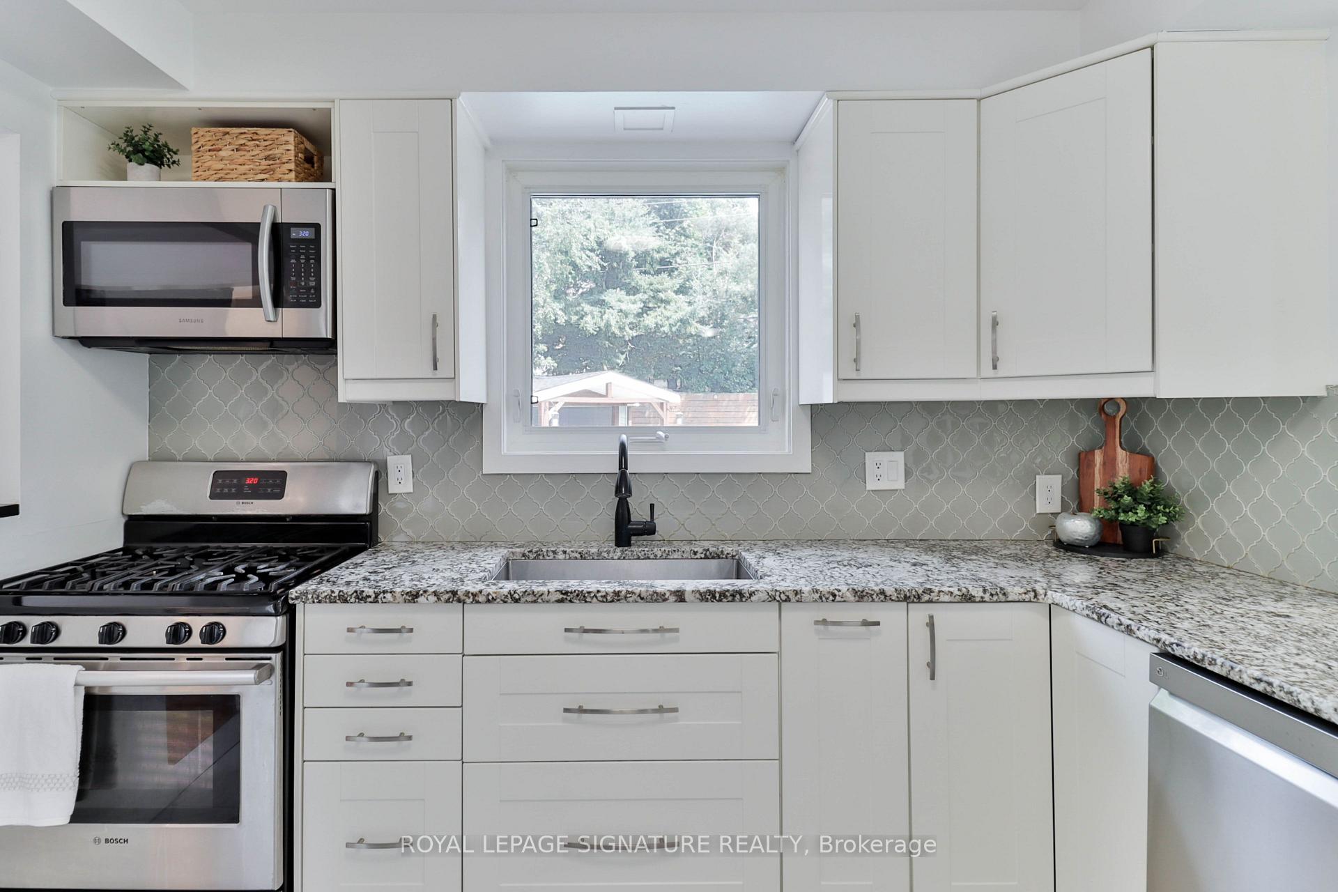 Photo 15 of 32 Harland Crescent, Ajax, South East — HOMEH