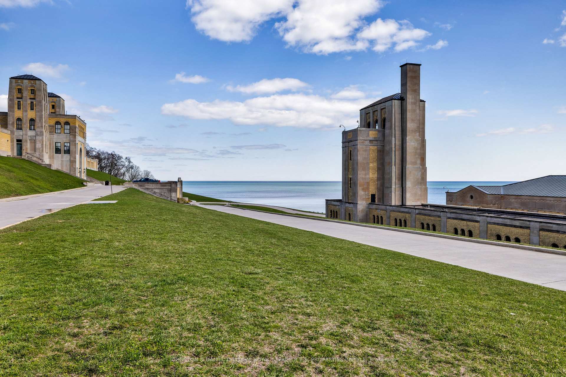 Photo 47 of Unit 8, 2368 Queen Street E, Toronto, The Beaches — HOMEH