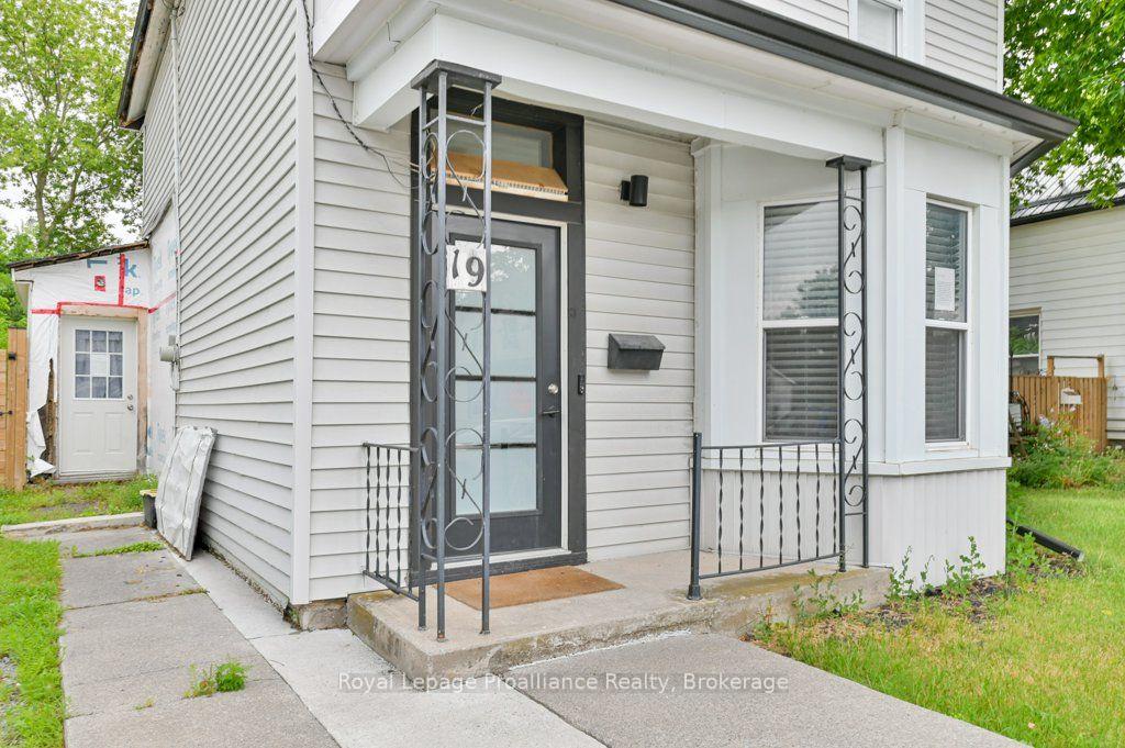 Photo 4 of 19 Bettes Street, Belleville, Belleville Ward — HOMEH