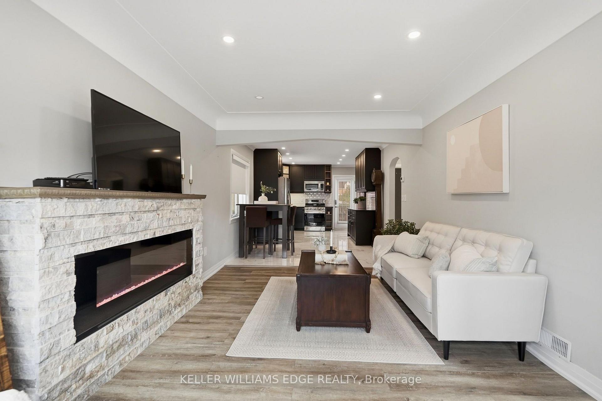 Photo 7 of 127 Tragina Avenue S, Hamilton, Bartonville — HOMEH