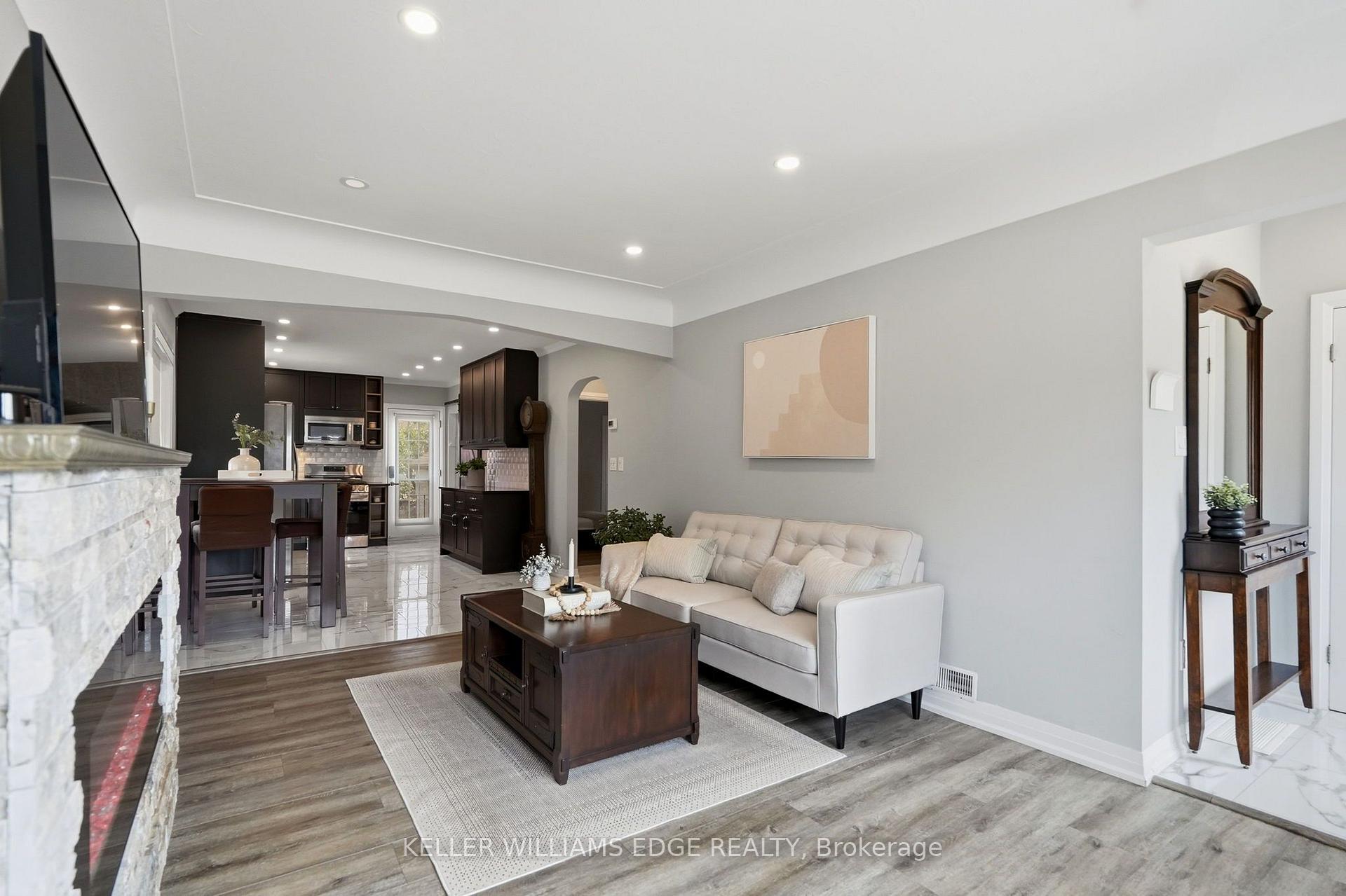 Photo 8 of 127 Tragina Avenue S, Hamilton, Bartonville — HOMEH