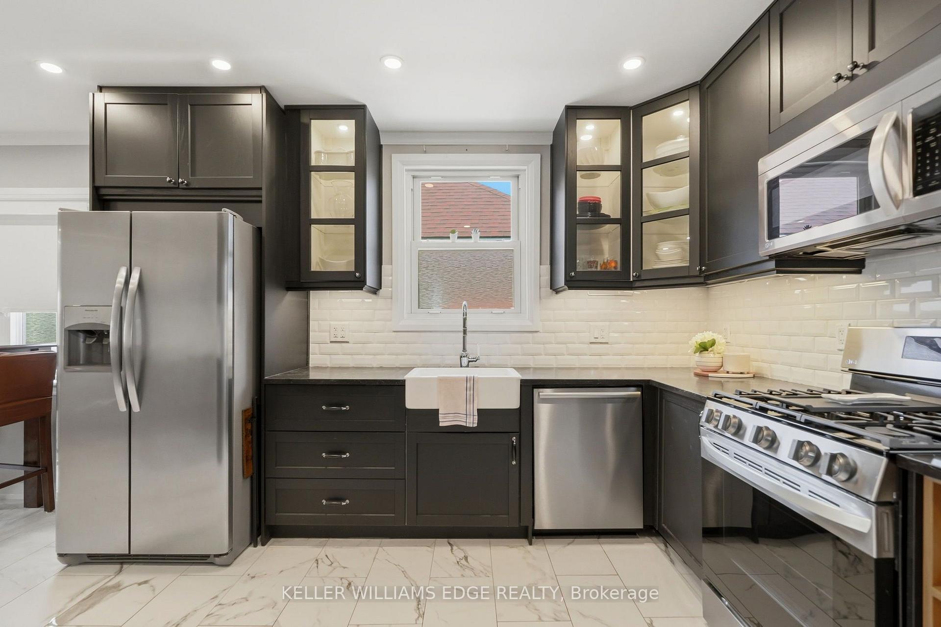 Photo 12 of 127 Tragina Avenue S, Hamilton, Bartonville — HOMEH