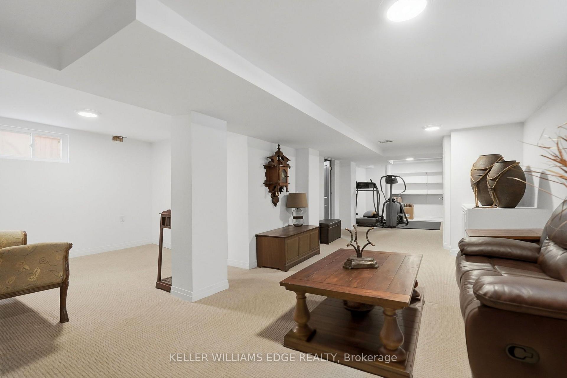 Photo 21 of 127 Tragina Avenue S, Hamilton, Bartonville — HOMEH