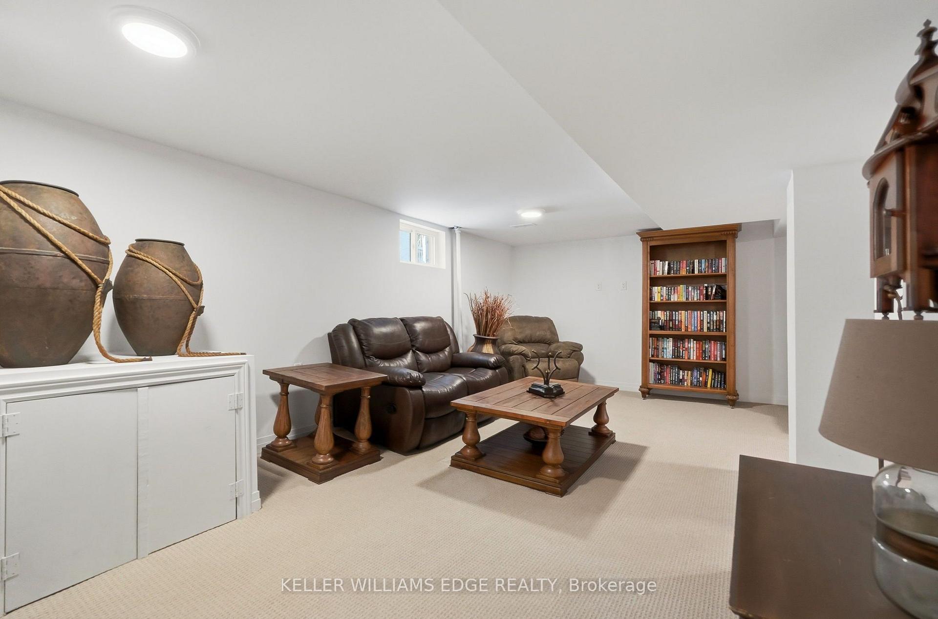Photo 25 of 127 Tragina Avenue S, Hamilton, Bartonville — HOMEH