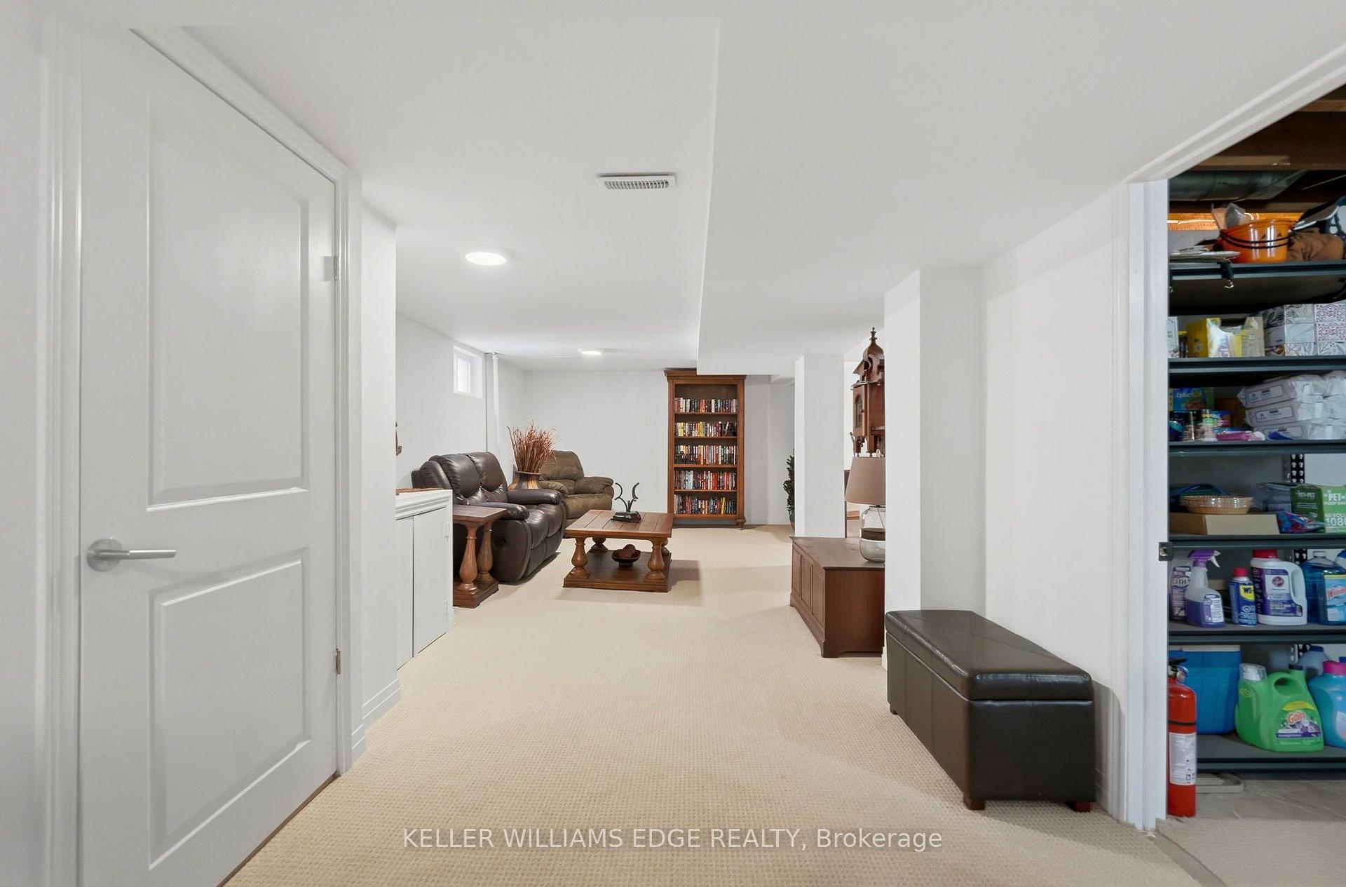 Photo 26 of 127 Tragina Avenue S, Hamilton, Bartonville — HOMEH