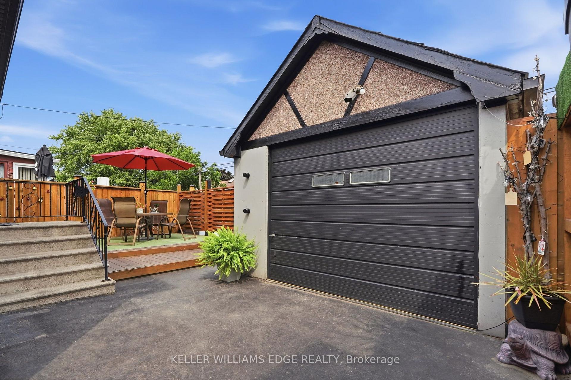 Photo 31 of 127 Tragina Avenue S, Hamilton, Bartonville — HOMEH