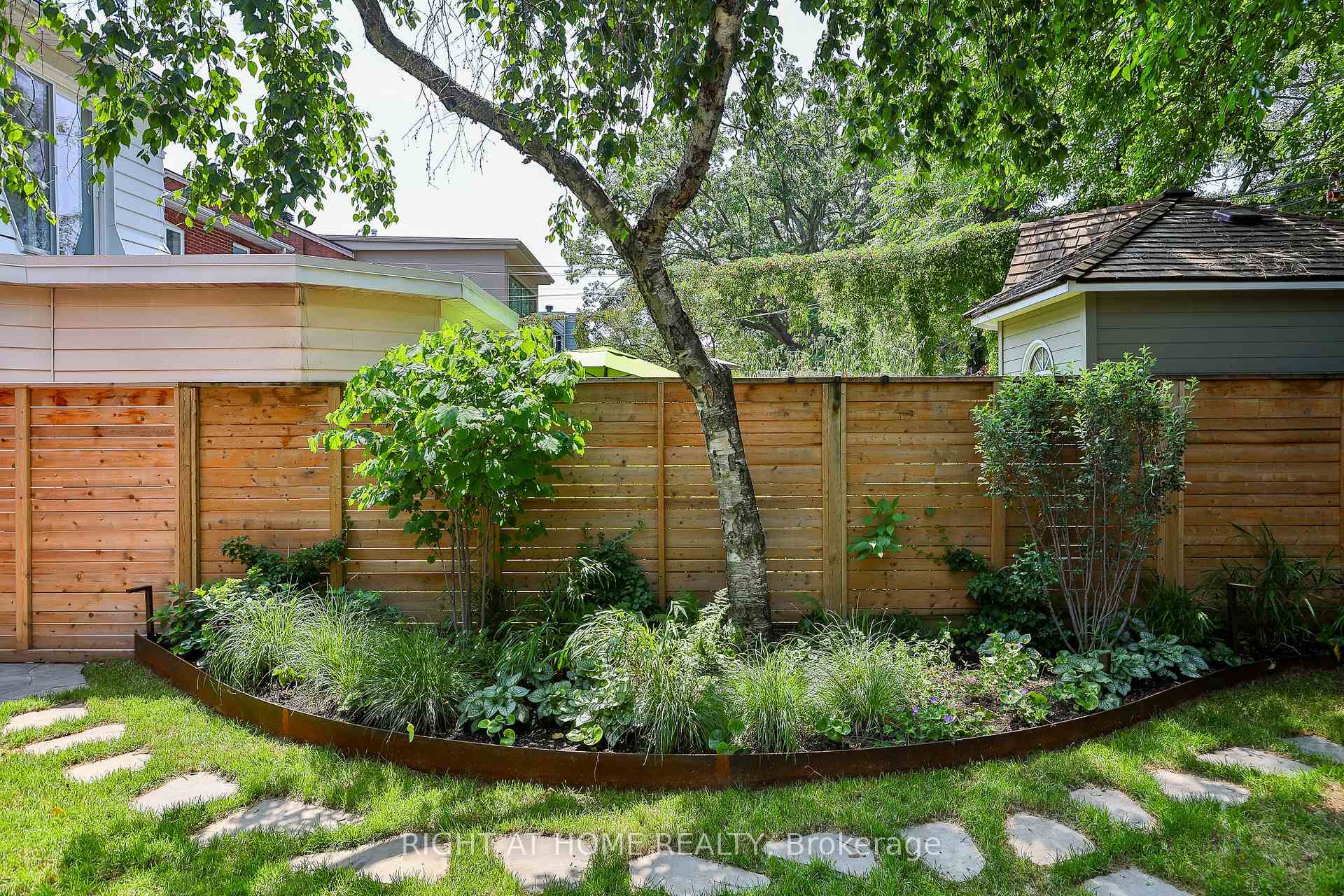 Photo 12 of 232 Willard Avenue, Toronto, High Park-Swansea — HOMEH