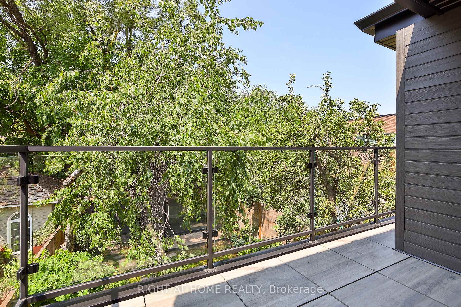 Photo 26 of 232 Willard Avenue, Toronto, High Park-Swansea — HOMEH