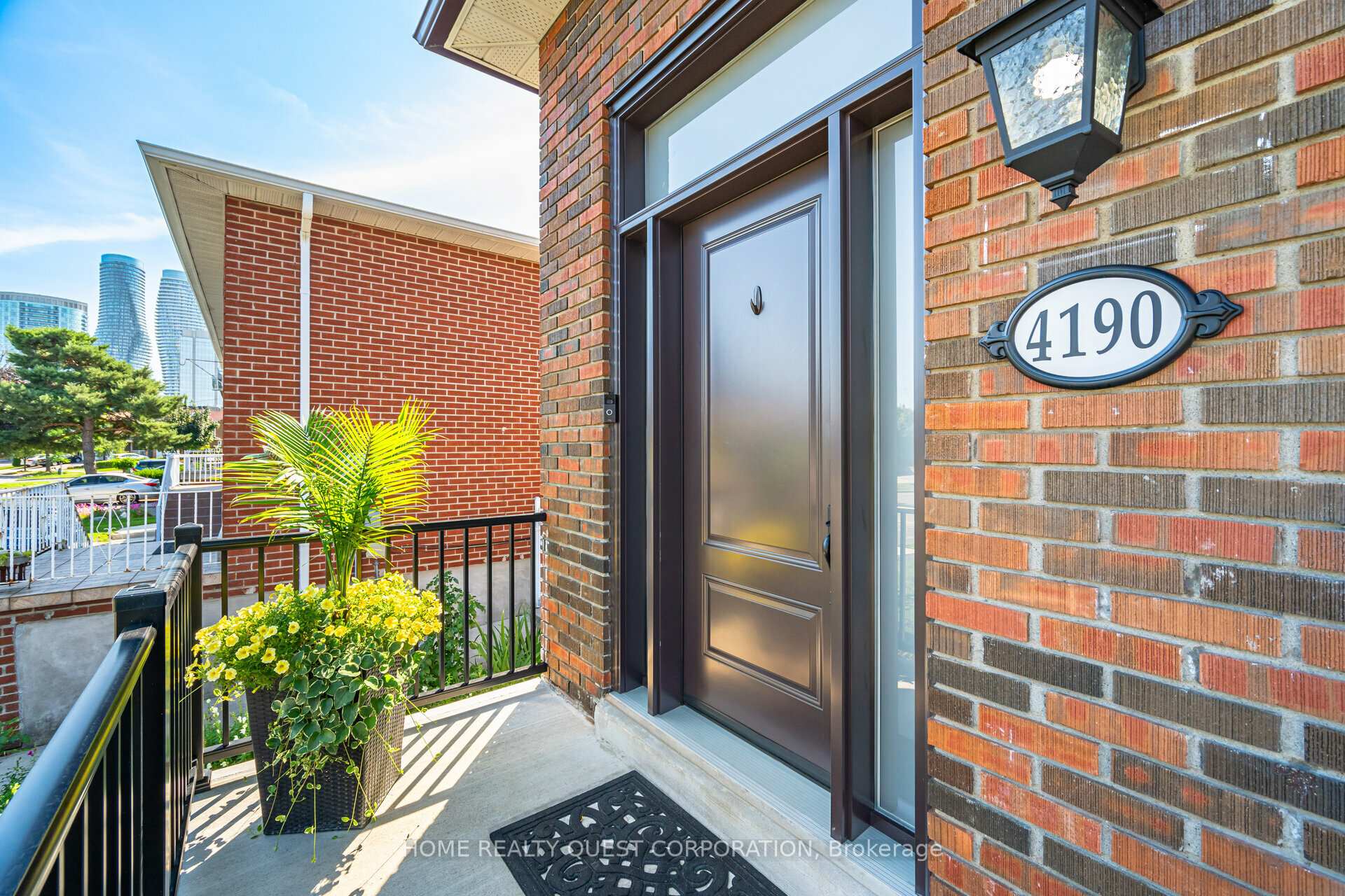 Photo 2 of 4190 Bishopstoke Lane, Mississauga, Rathwood — HOMEH