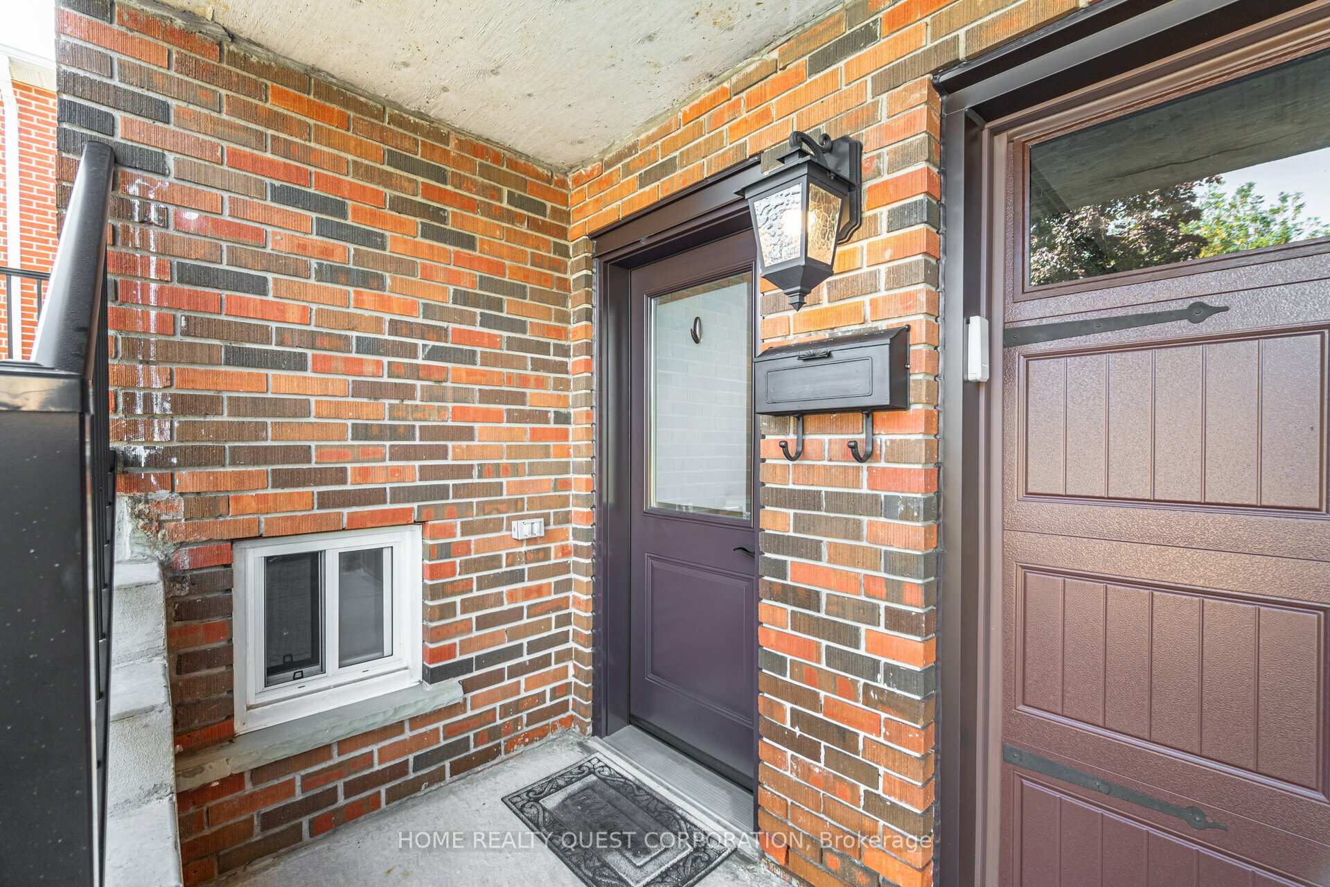Photo 3 of 4190 Bishopstoke Lane, Mississauga, Rathwood — HOMEH
